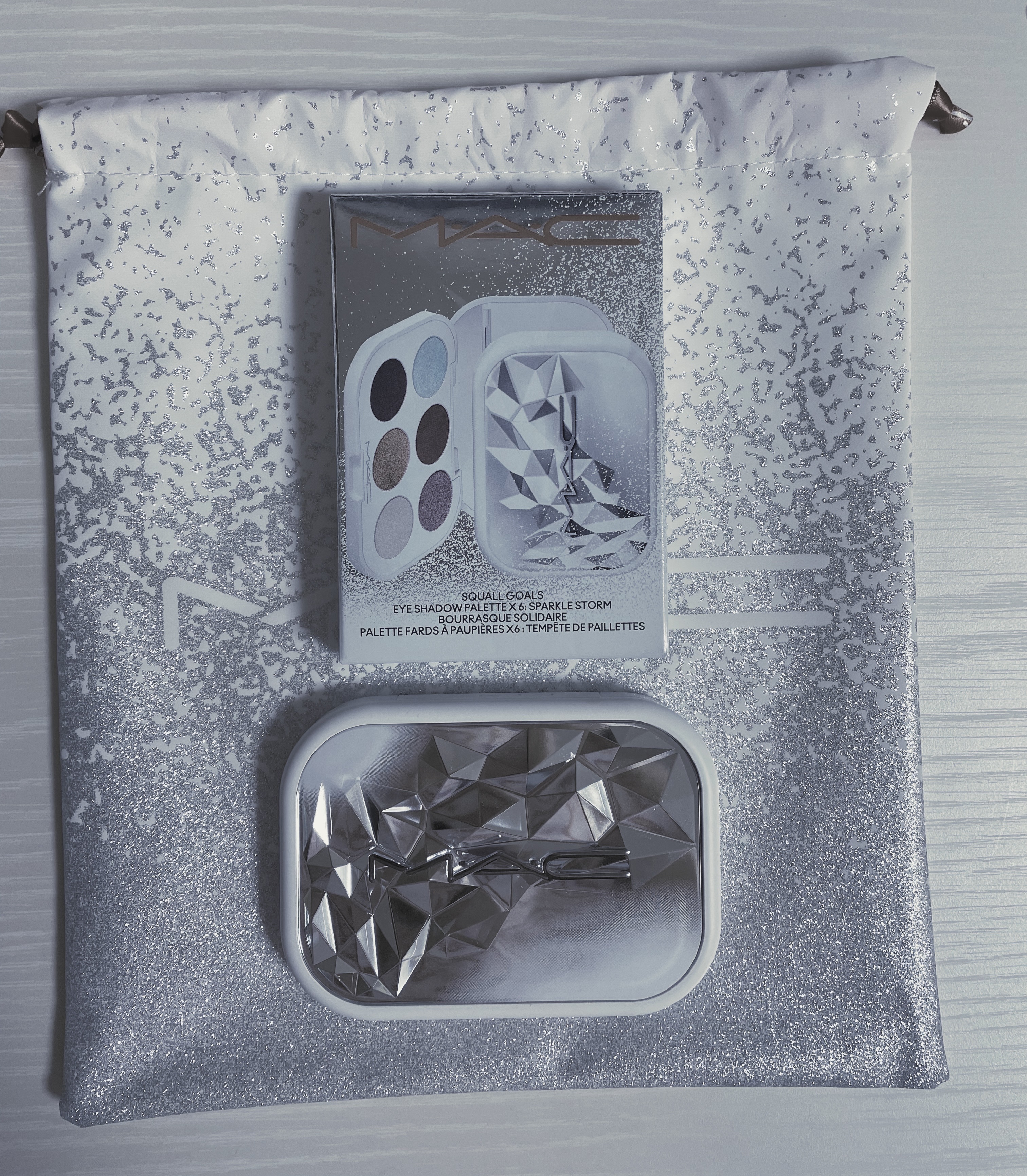 スコール ゴールズ アイシャドウ パレット × 6 スパークル ストーム/M・A・C/アイシャドウパレットを使ったクチコミ（3枚目）