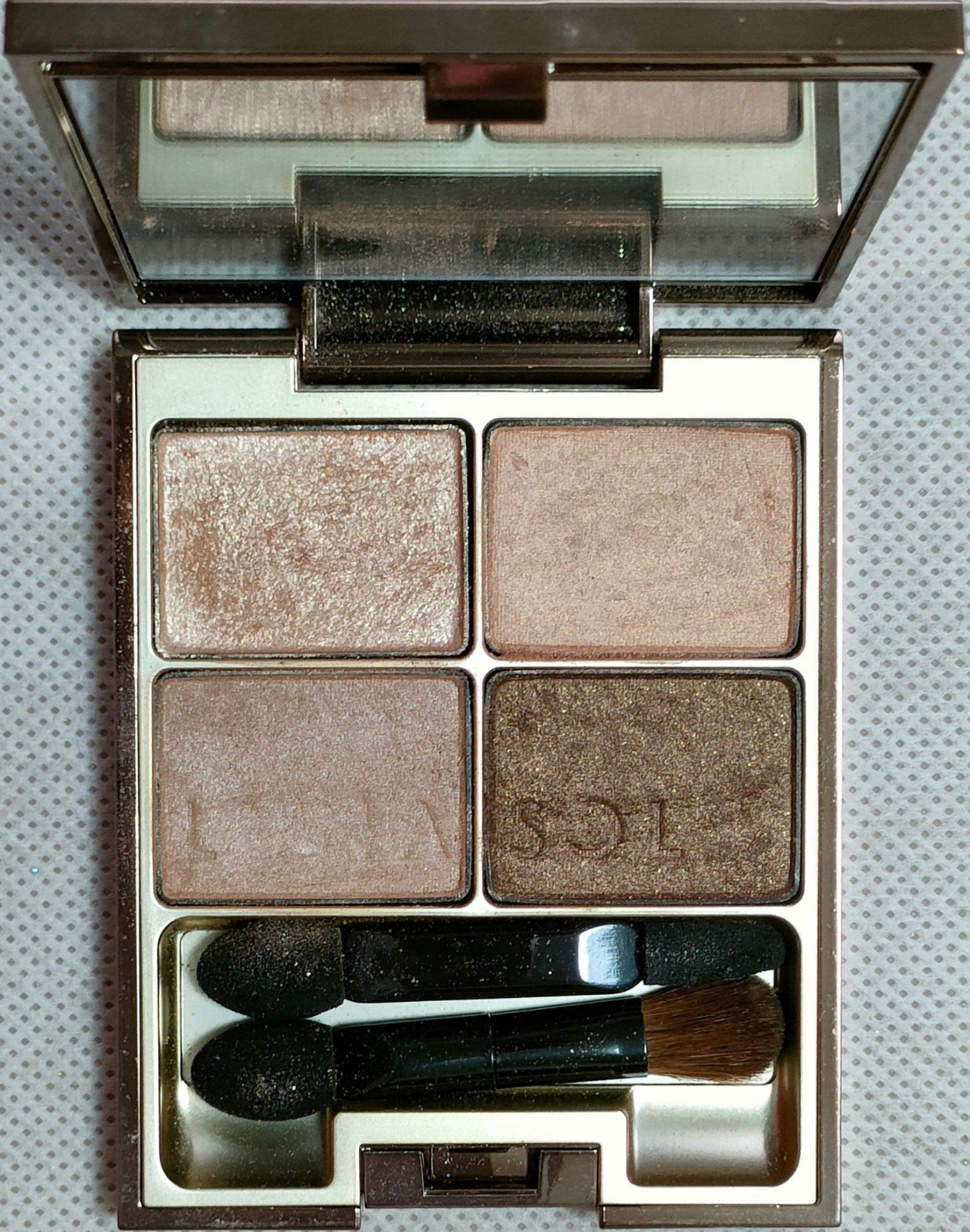 MILANIイルミネーティングフェイスパウダー/Milani Cosmetics/パウダーチークを使ったクチコミ（2枚目）