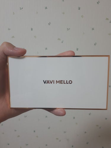 今回は、
#ラメ博覧会 ということで私が大好きなアイシャドウパレット
VAVI MELLO  VALENTINE BOXを紹介したいと思います❤️
↓
↓
↓
〈VAVI MELLO  VALENTIN