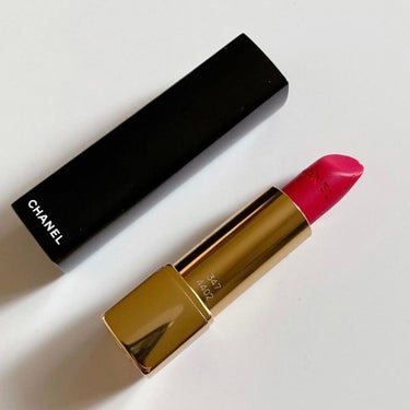 CHANEL ルージュ アリュール カメリアのクチコミ「商品名💄
CHANEL シャネル
ルージュアリュールヴェルヴェット

カラー💄
347 カメリ.....」（2枚目）