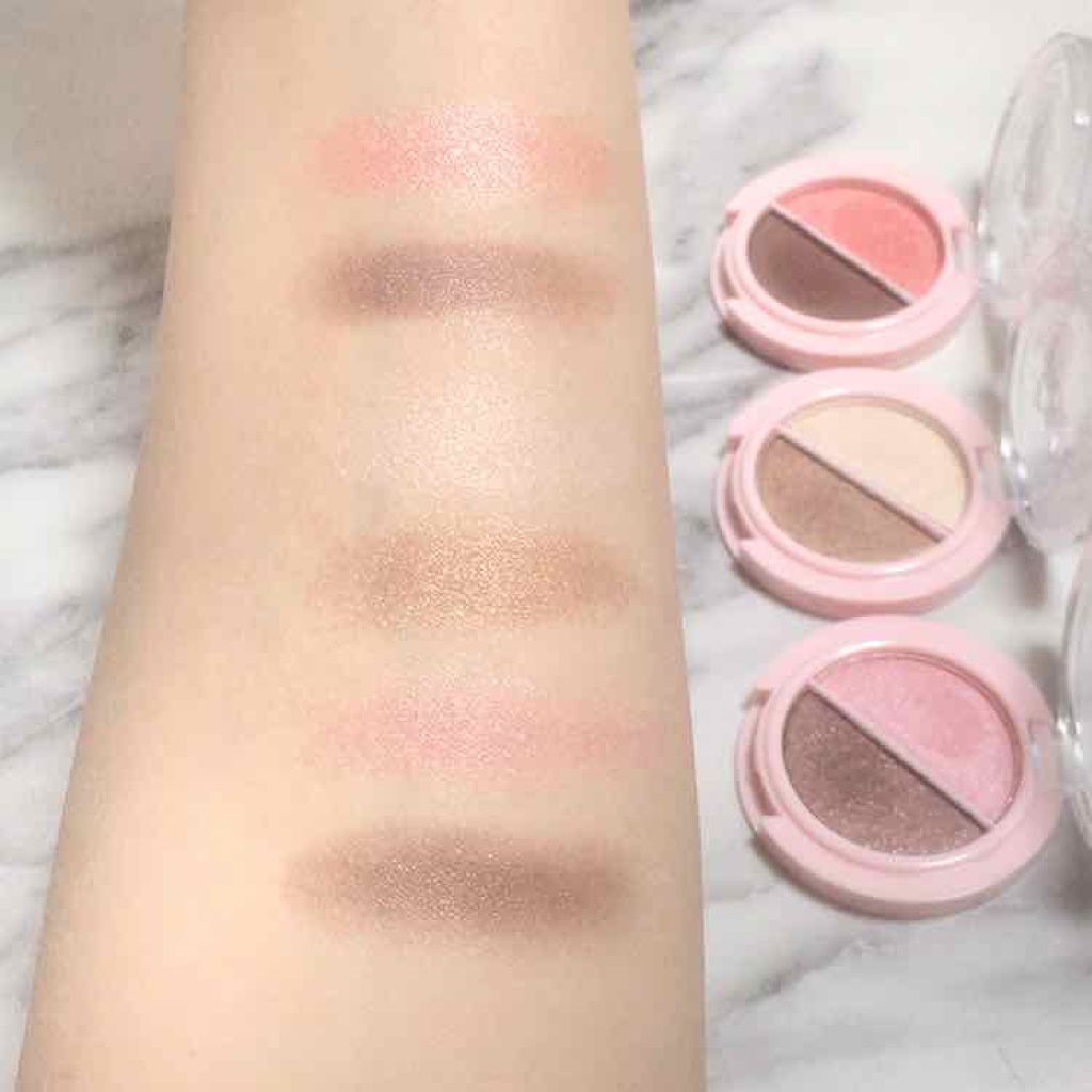 パウダーアイシャドウ ブルーミングキティ/DAISO/アイシャドウパレットを使ったクチコミ(3枚目)