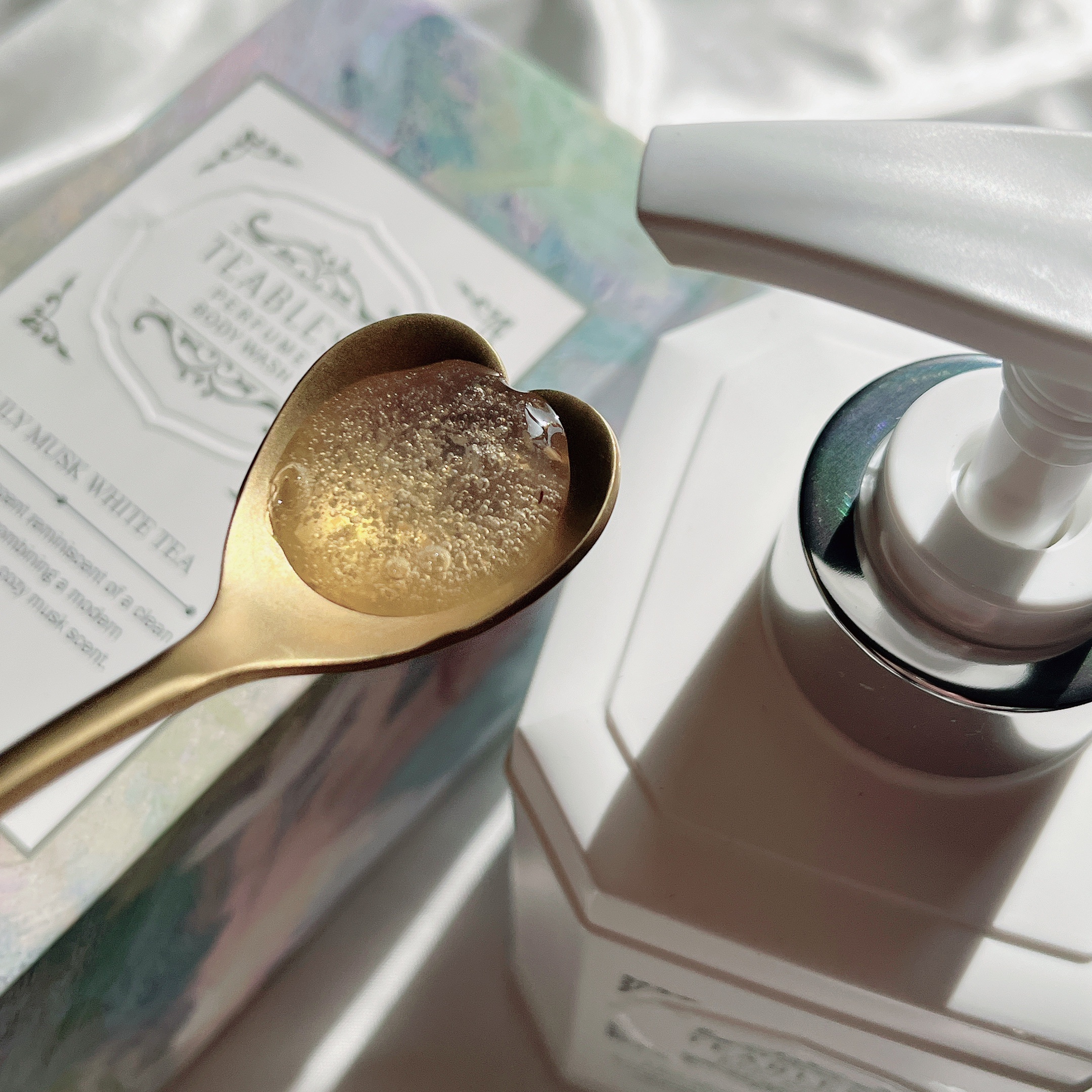 パフュームボディウォッシュ リリームスクホワイトティー/TEABLESS/ボディソープを使ったクチコミ（2枚目）