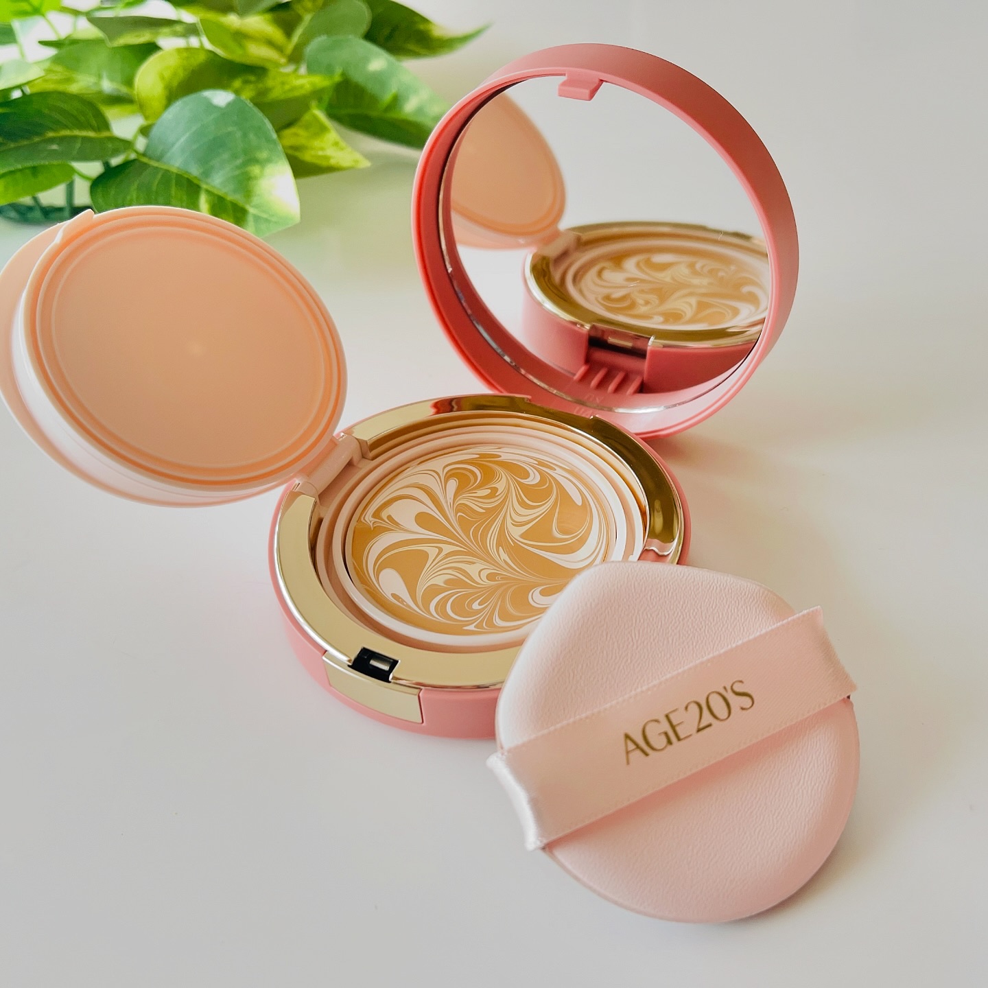 ヴェールヌーディ エッセンスパクトグロウ/AGE20’s/クリーム・エマルジョンファンデーションを使ったクチコミ（3枚目）