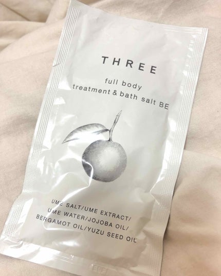THREE フルボディトリートメント&バスソルトのクチコミ「スクラブとして使って、そのままバスタブに浸かればバスソルトにもなっちゃう一石二鳥なアイテム。オ.....」(1枚目)