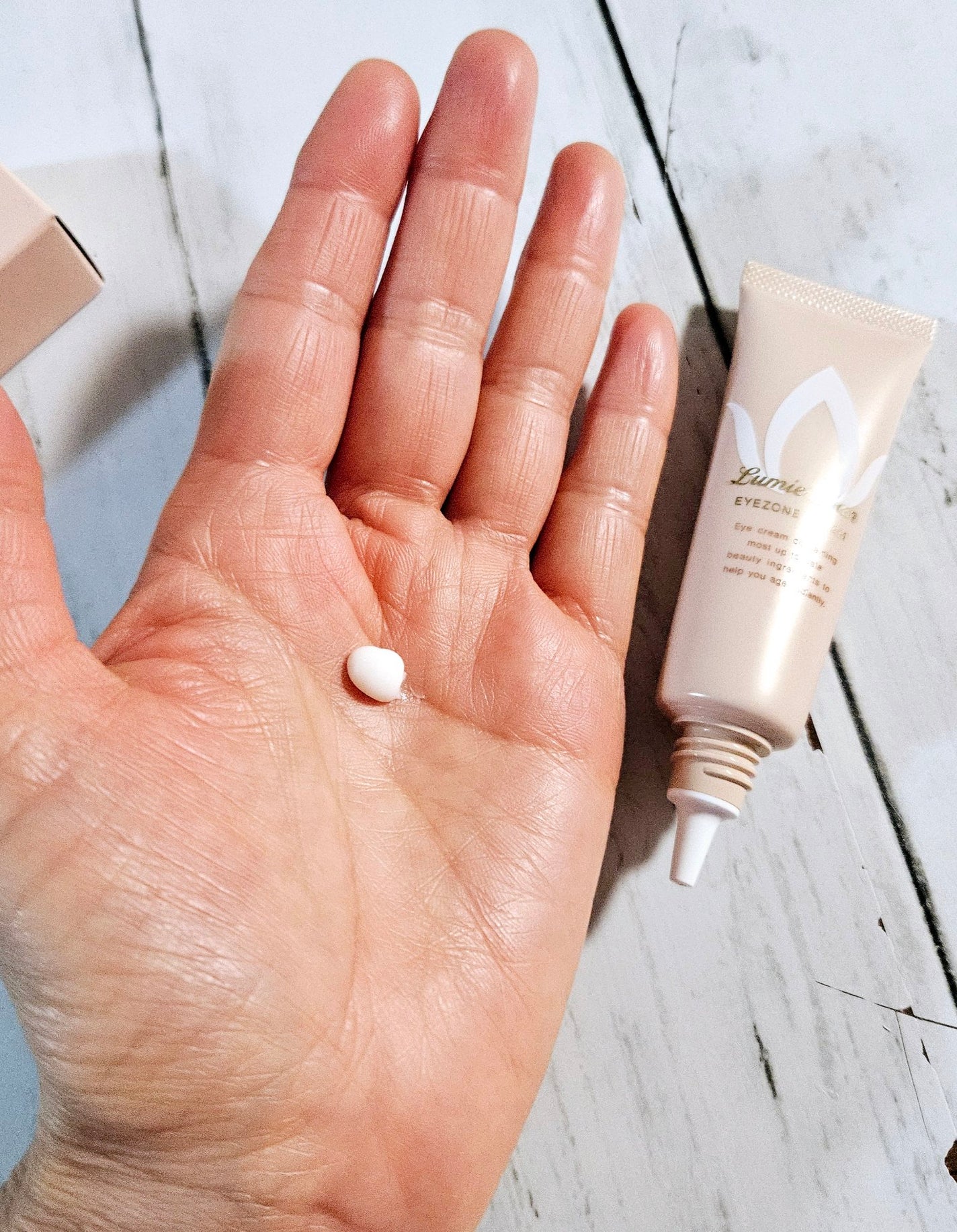 ルミエグラン アイゾーンクリーム/LumieGran/アイケア・アイクリームを使ったクチコミ(2枚目)