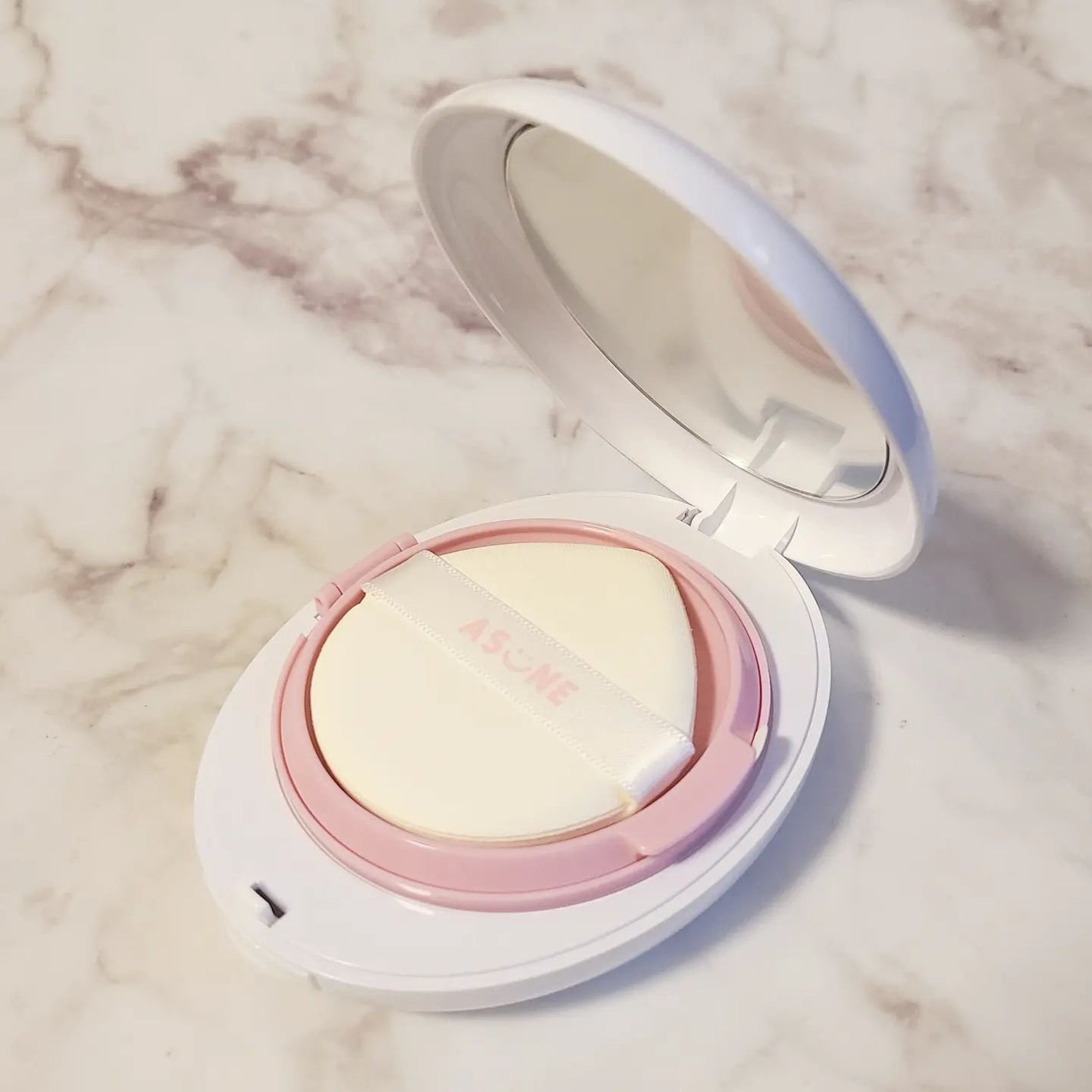 デューイーメッシュファンデーション/ASUNE /クッションファンデーションを使ったクチコミ(4枚目)