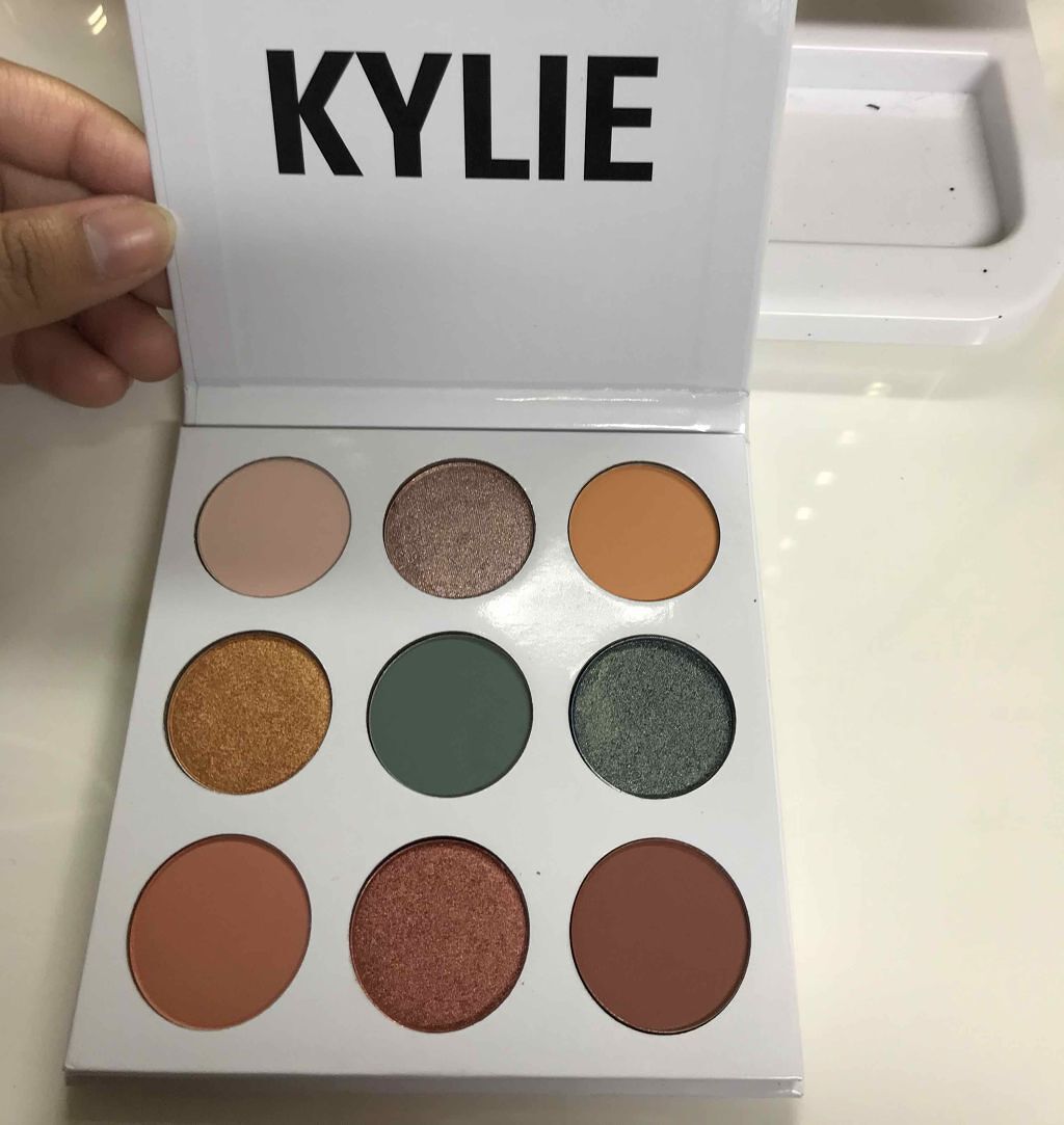 kylie cosmetics ブルー ハニー アイシャドウパレット/Kylie Cosmetics/アイシャドウパレットを使ったクチコミ(2枚目)