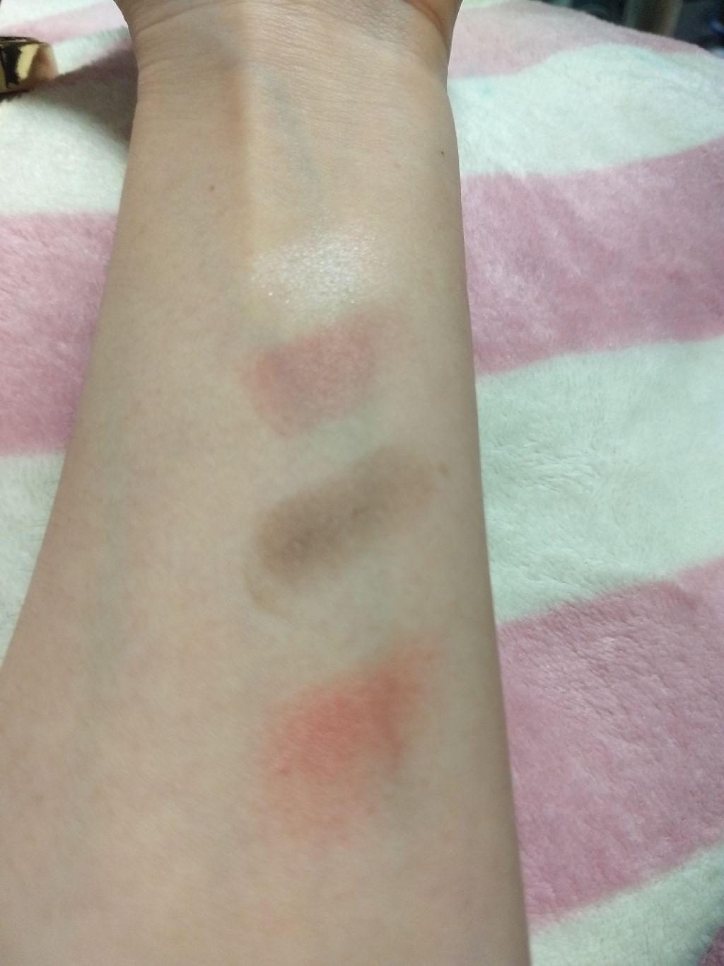 グラデカラーアイシャドウ/media/アイシャドウパレットを使ったクチコミ(2枚目)