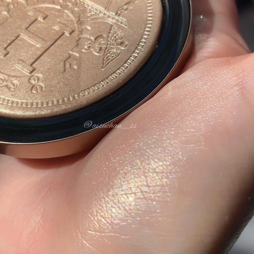 プードル オルフェーヴル フェイス&アイ イルミネイティングパウダー/エルメス/プレストパウダーを使ったクチコミ(4枚目)