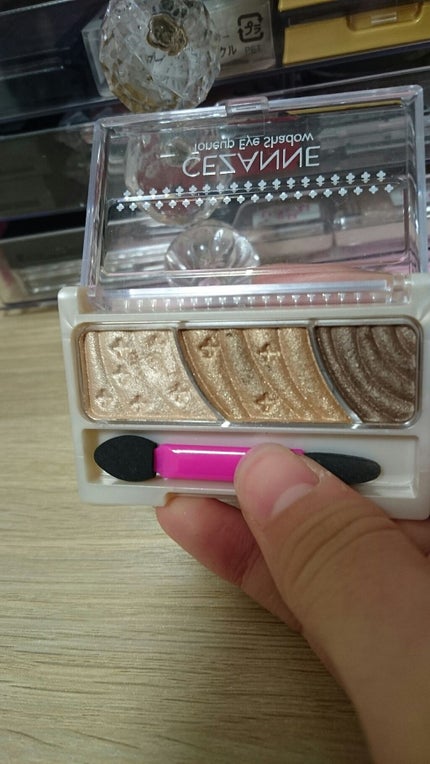 トーンアップアイシャドウ/CEZANNE/アイシャドウパレットを使ったクチコミ(2枚目)