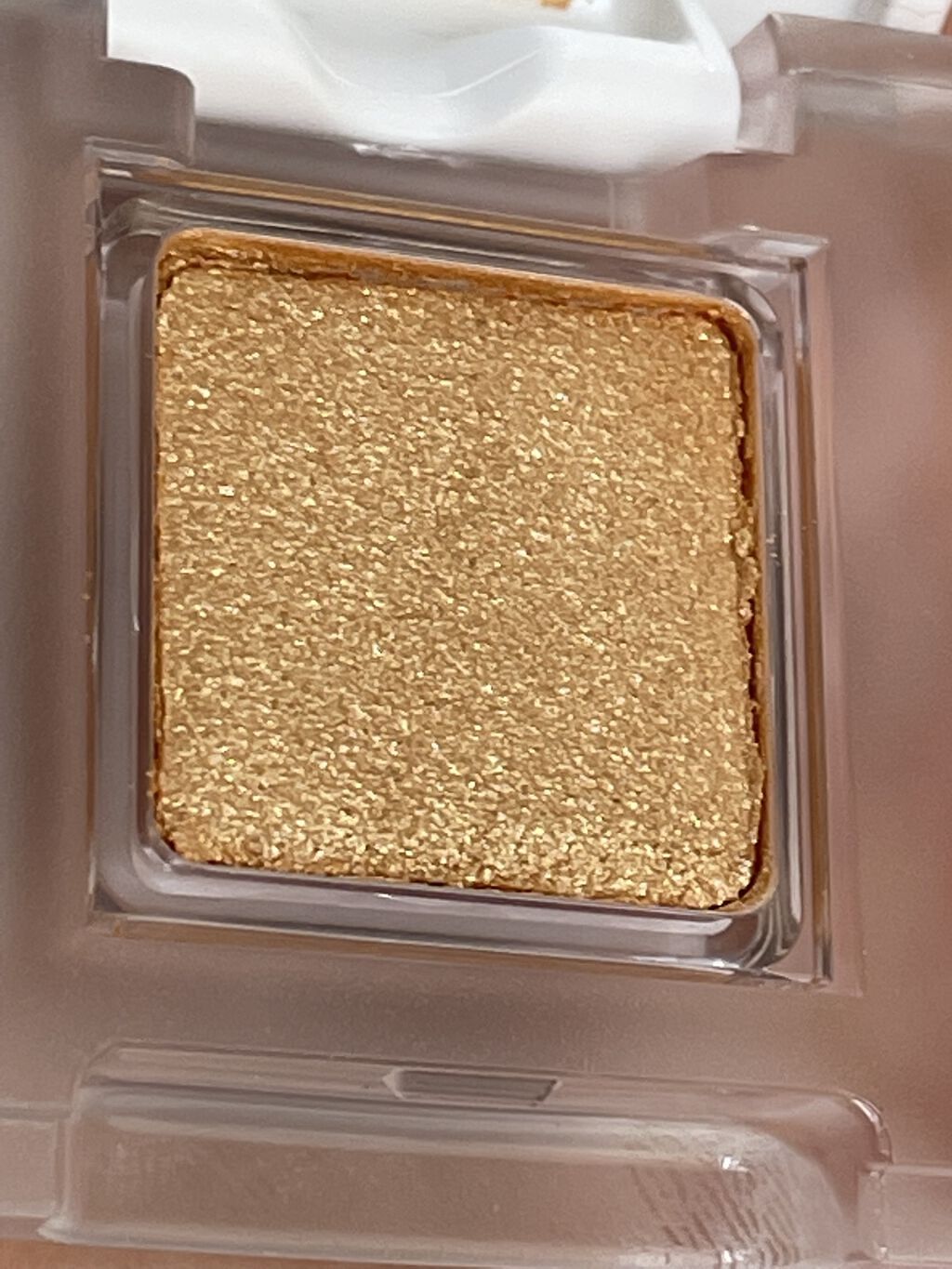 アイカラー プレイフル YE01/エレガンス クルーズ/単色アイシャドウを使ったクチコミ（2枚目）