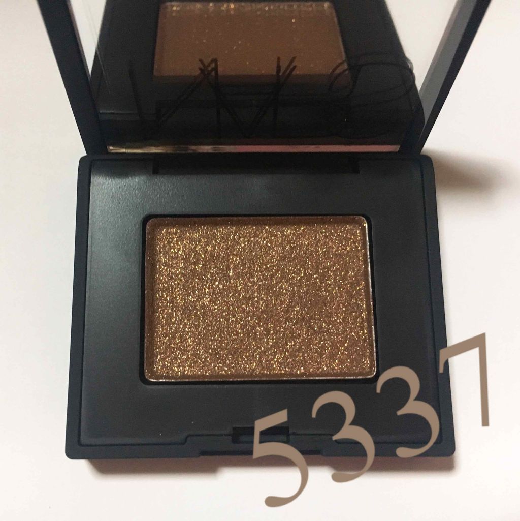 シングルアイシャドー/NARS/単色アイシャドウを使ったクチコミ（1枚目）