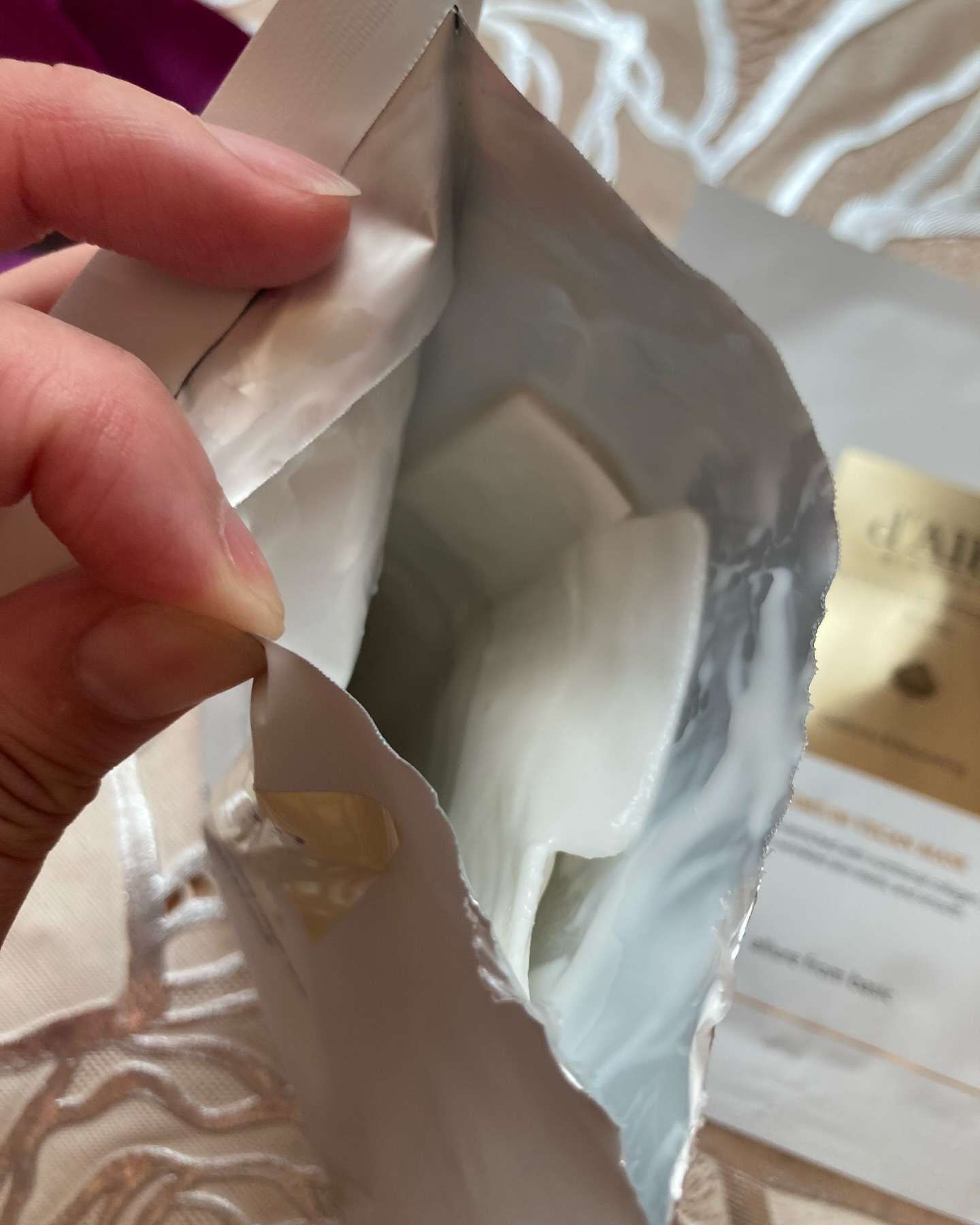 ホワイトトリュフナリシングトリートメントマスク/ダルバ/シートマスク・パックを使ったクチコミ（3枚目）