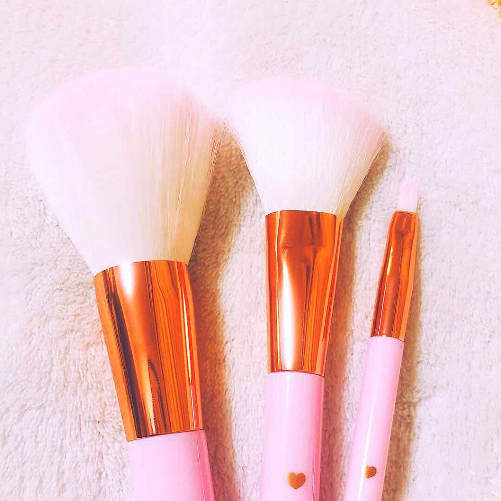 春姫 ファンデーションブラシ/DAISO/メイクブラシを使ったクチコミ(3枚目)