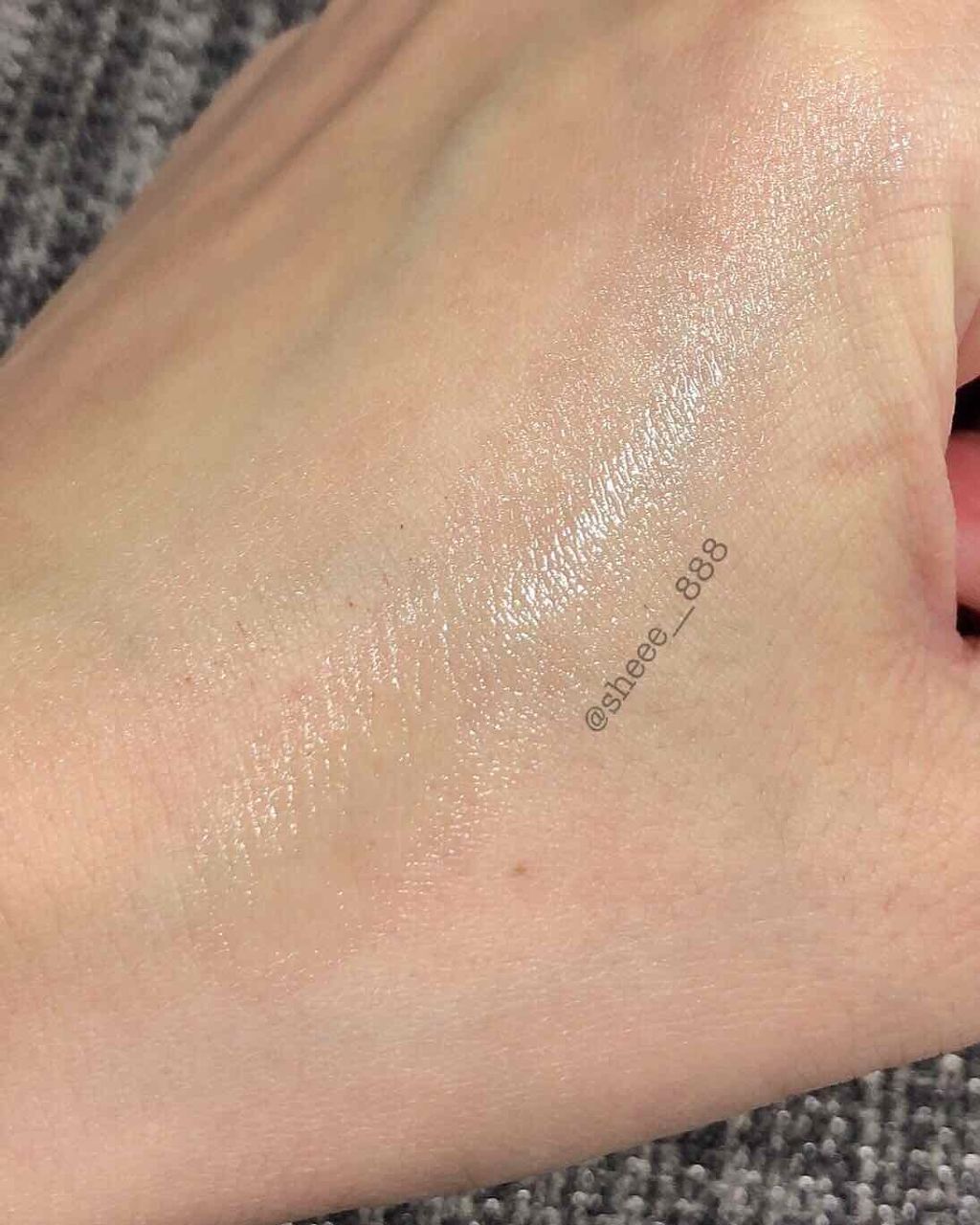 ボーム エサンシエル/CHANEL/スティックハイライトを使ったクチコミ(2枚目)