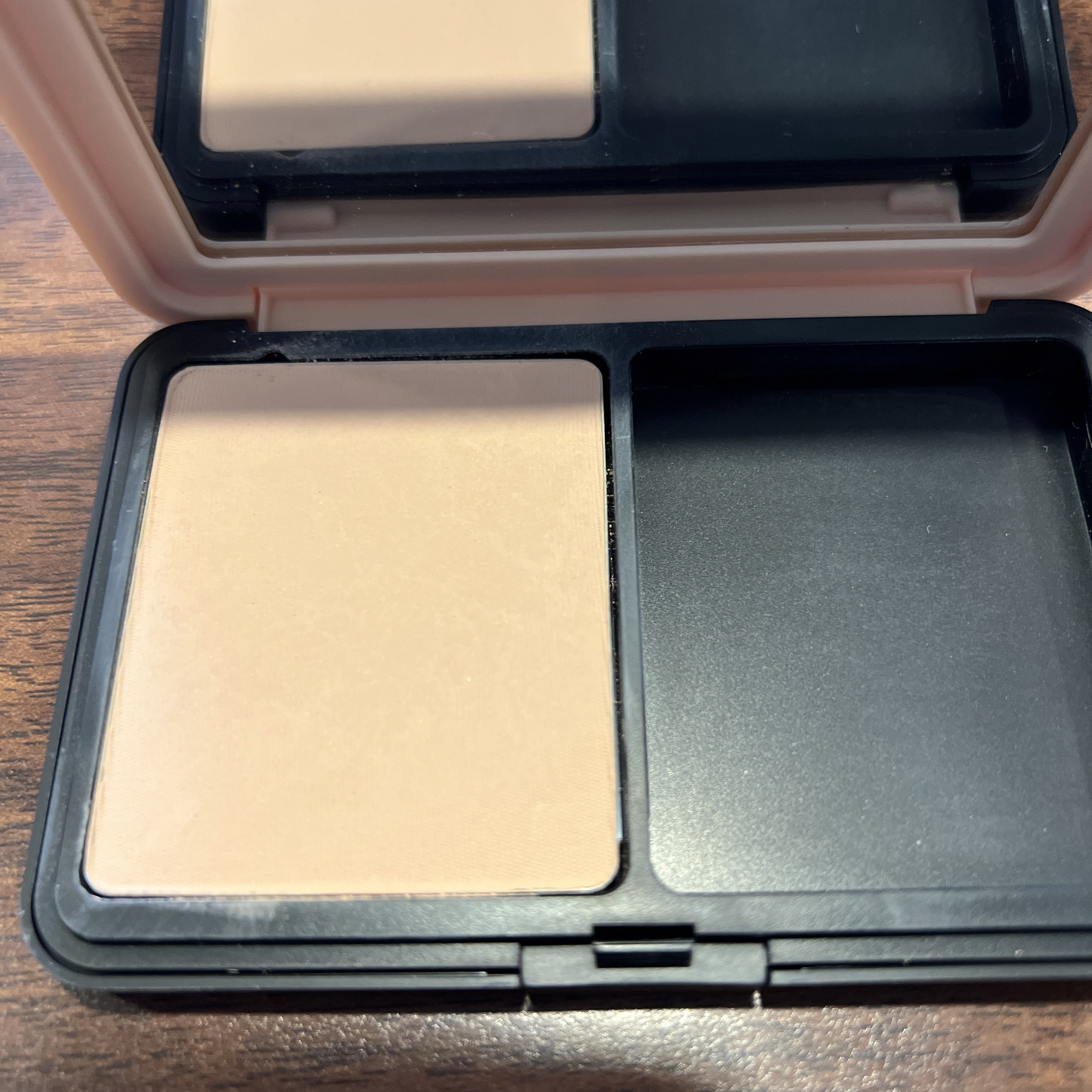 HDスキン マットベルベットコンパクト 1R02（リフィル）/MAKE UP FOR EVER/パウダーファンデーションを使ったクチコミ（1枚目）