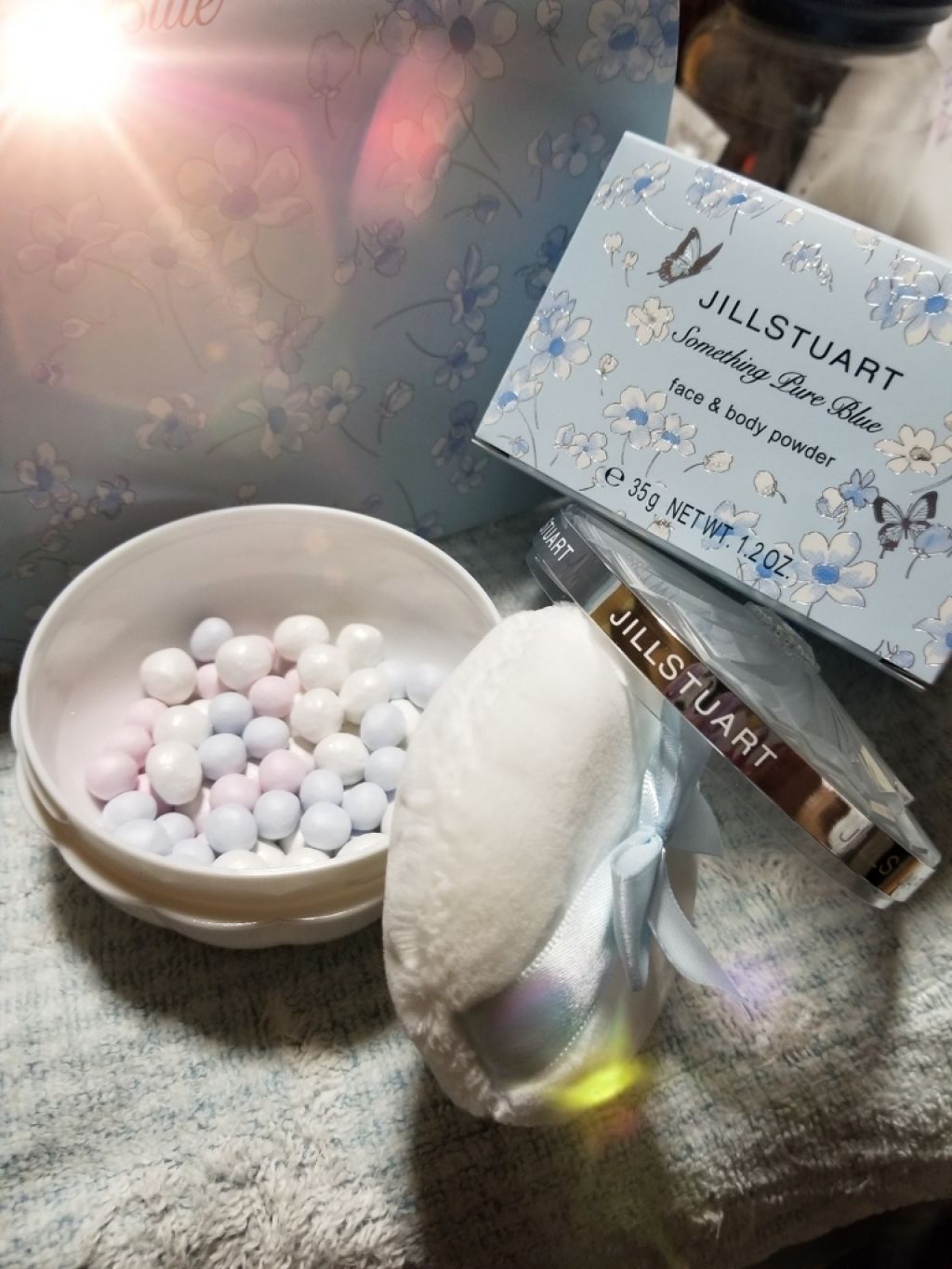 サムシングピュアブルー フェイス&ボディパウダー/JILL STUART/ルースパウダーを使ったクチコミ(1枚目)