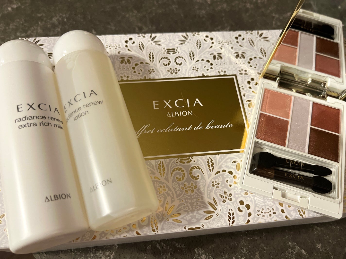 エクシア コフレ エクラタン ドゥ ボーテ/ALBION/メイクアップキットを使ったクチコミ(1枚目)