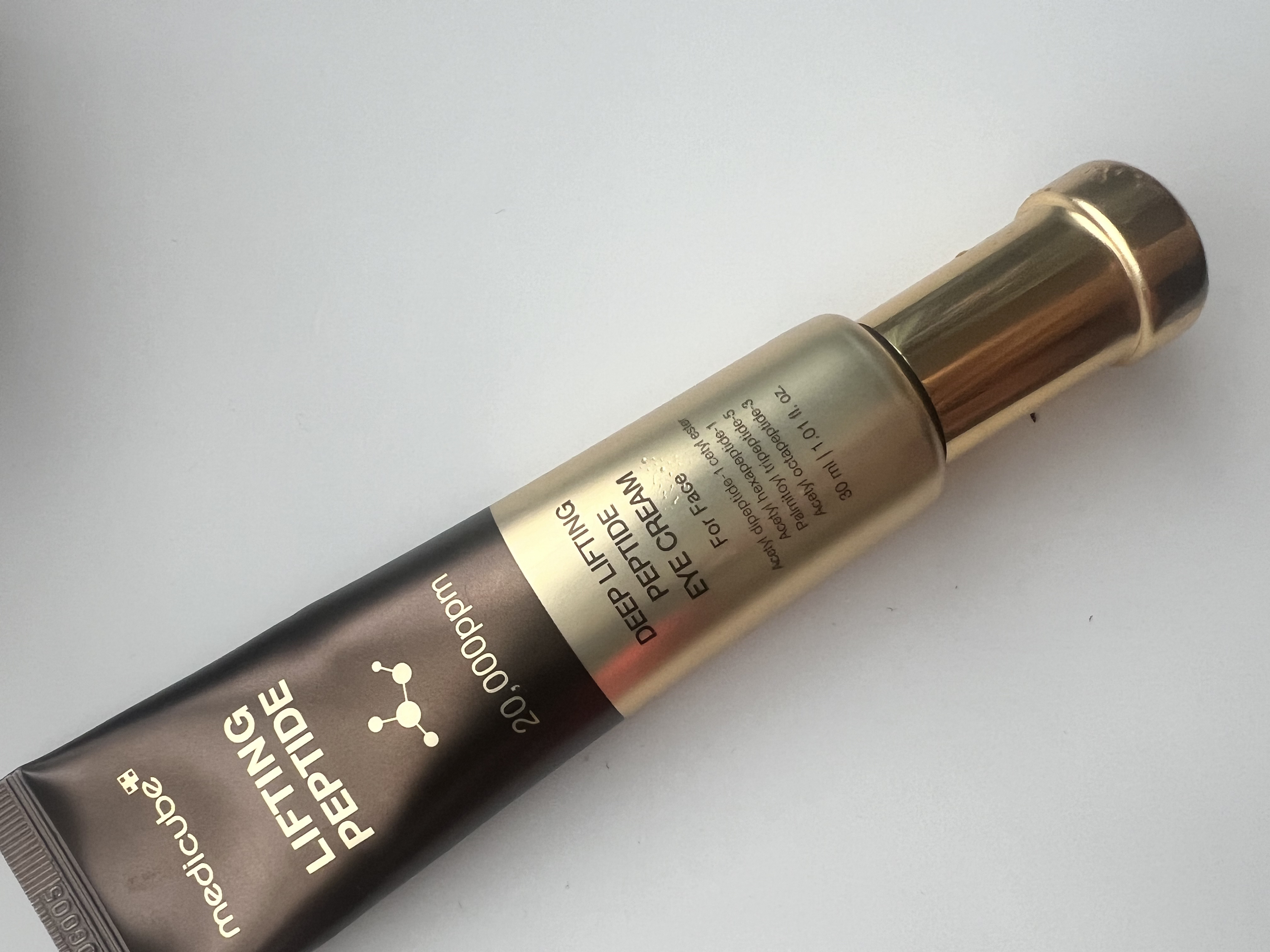 ディープリフティングアイクリーム/MEDICUBE/その他スキンケアを使ったクチコミ（1枚目）