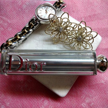 ・・・・ Dior ディオール アディクト ステラー ハロ シャイン 620 フェイス スター （税抜¥4000） ・・・・

✳️真ん中にショッキングピンクの星の模様がある、ピンクのラメ入り口紅
✳️