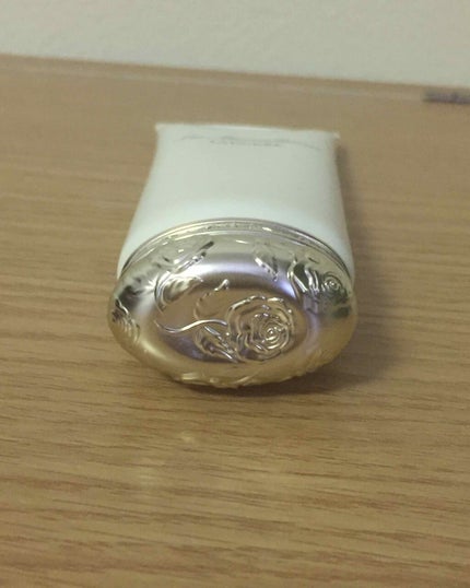 ローズ エッセンス デイクリーム/レ・メルヴェイユーズ ラデュレ/フェイスクリームを使ったクチコミ(2枚目)