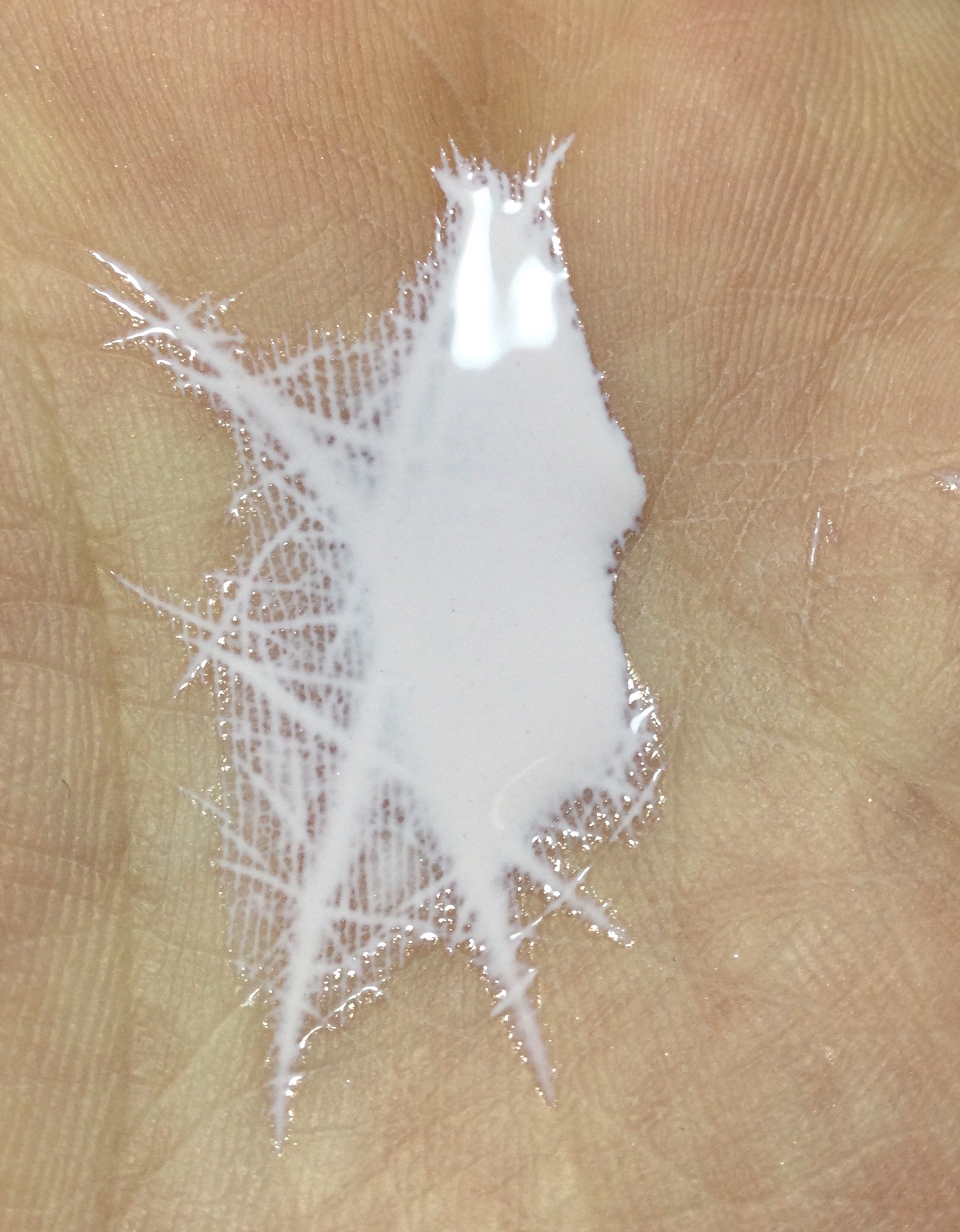 皮脂テカリ防止下地/CEZANNE/化粧下地を使ったクチコミ（2枚目）