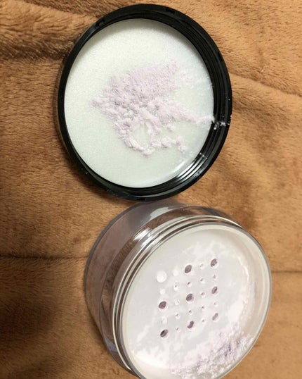 フィニッシングパウダー パールラメ入り/チャコット・コスメティクス/ルースパウダーを使ったクチコミ(3枚目)