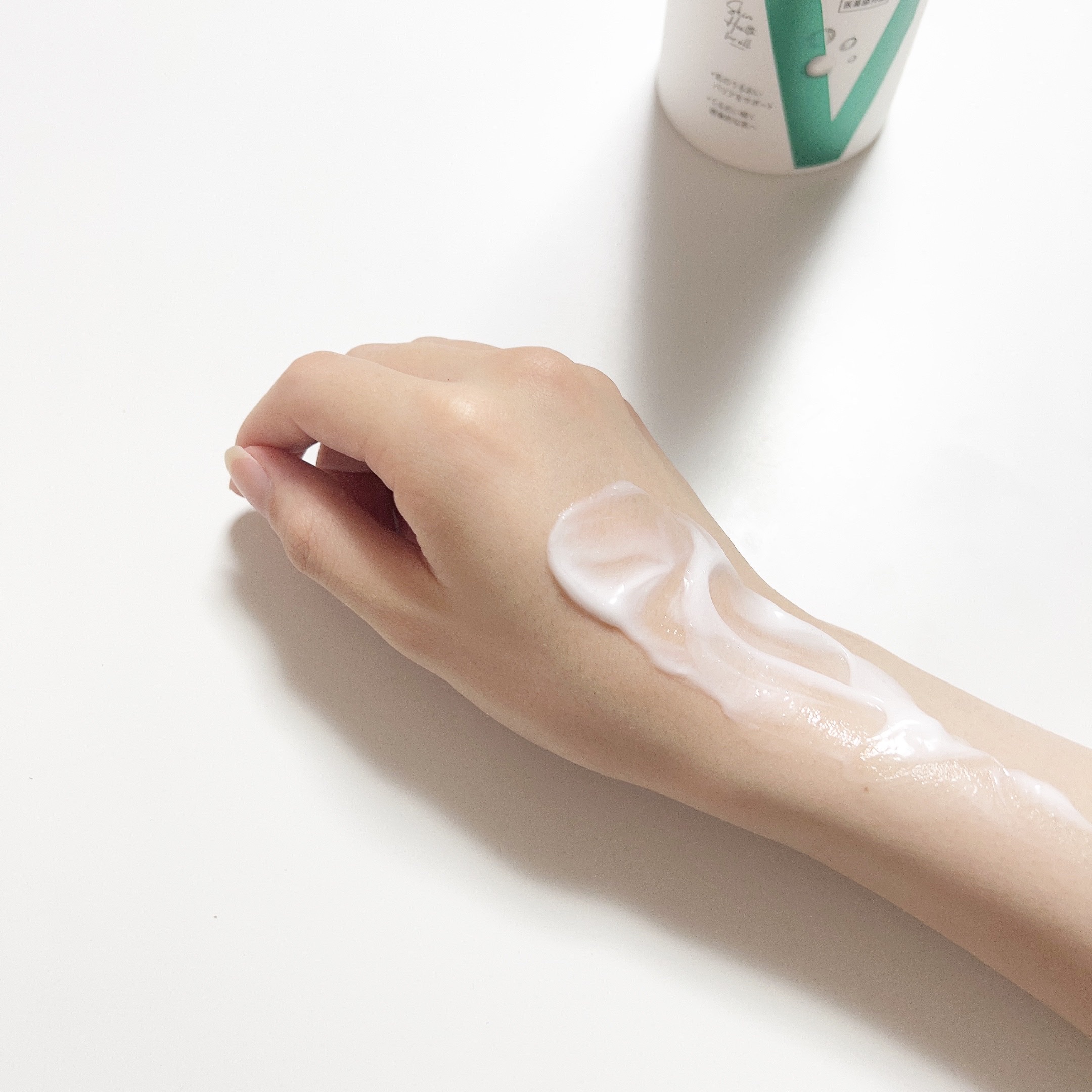 メディケイティッド センシティブケア ボディローション うるおいケア <医薬部外品>/ヴァセリン/ボディローションを使ったクチコミ（3枚目）