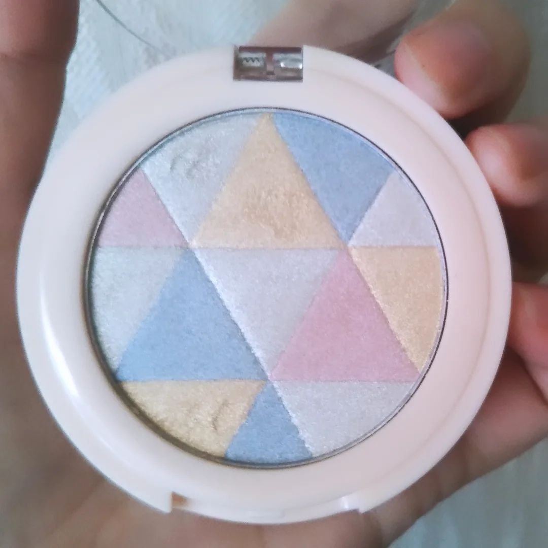 ソリステラ　多色ハイライト/SHOBIDO/パウダーハイライトを使ったクチコミ（2枚目）