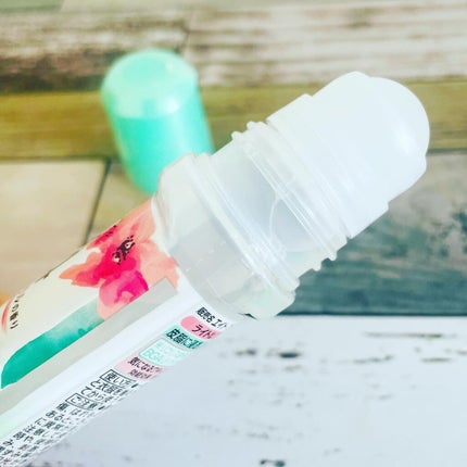 ロールオン フレッシュフローラルの香り/8x4/デオドラント・制汗剤を使ったクチコミ(2枚目)