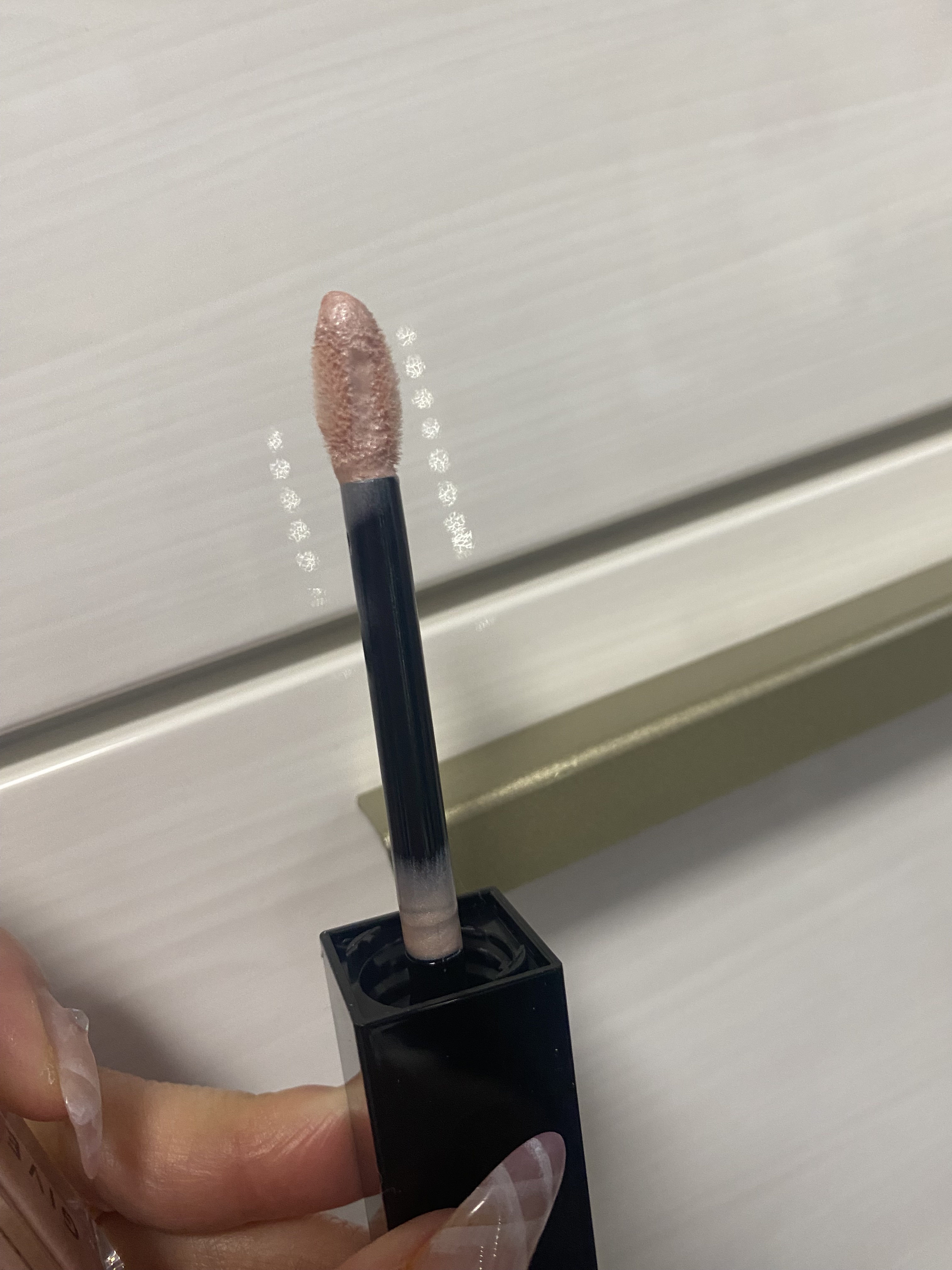 プリズム・リーブル・ スキンケアリング・ハイライター ローズ エクストラヴァガンザ/GIVENCHY/リキッドハイライトを使ったクチコミ（2枚目）