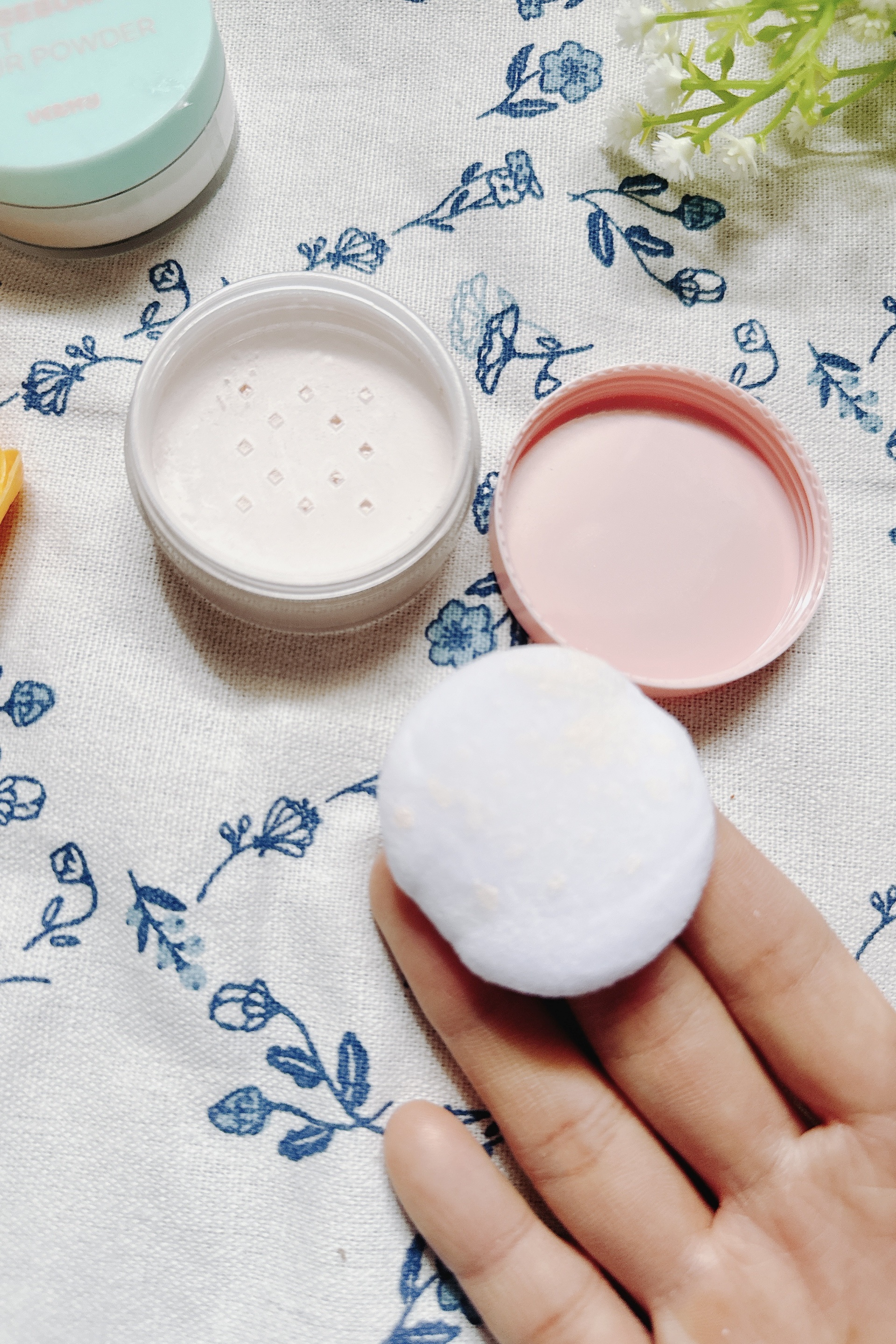 モイスチャーピンクブラーパウダー/Vertty/ルースパウダーを使ったクチコミ（2枚目）