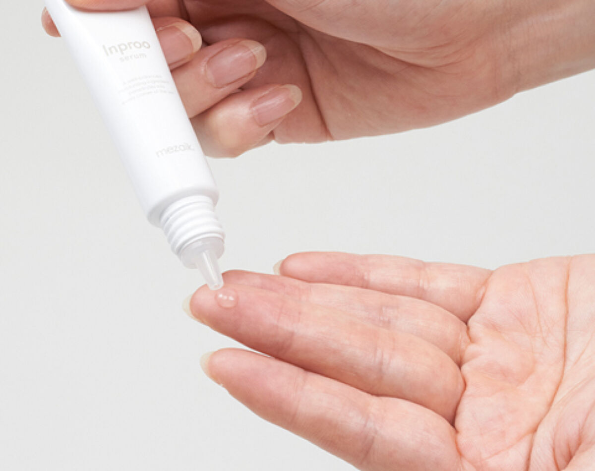 美容成分をたっぷりリッチに配合した目元専用美容液をプレゼント。（2枚目）