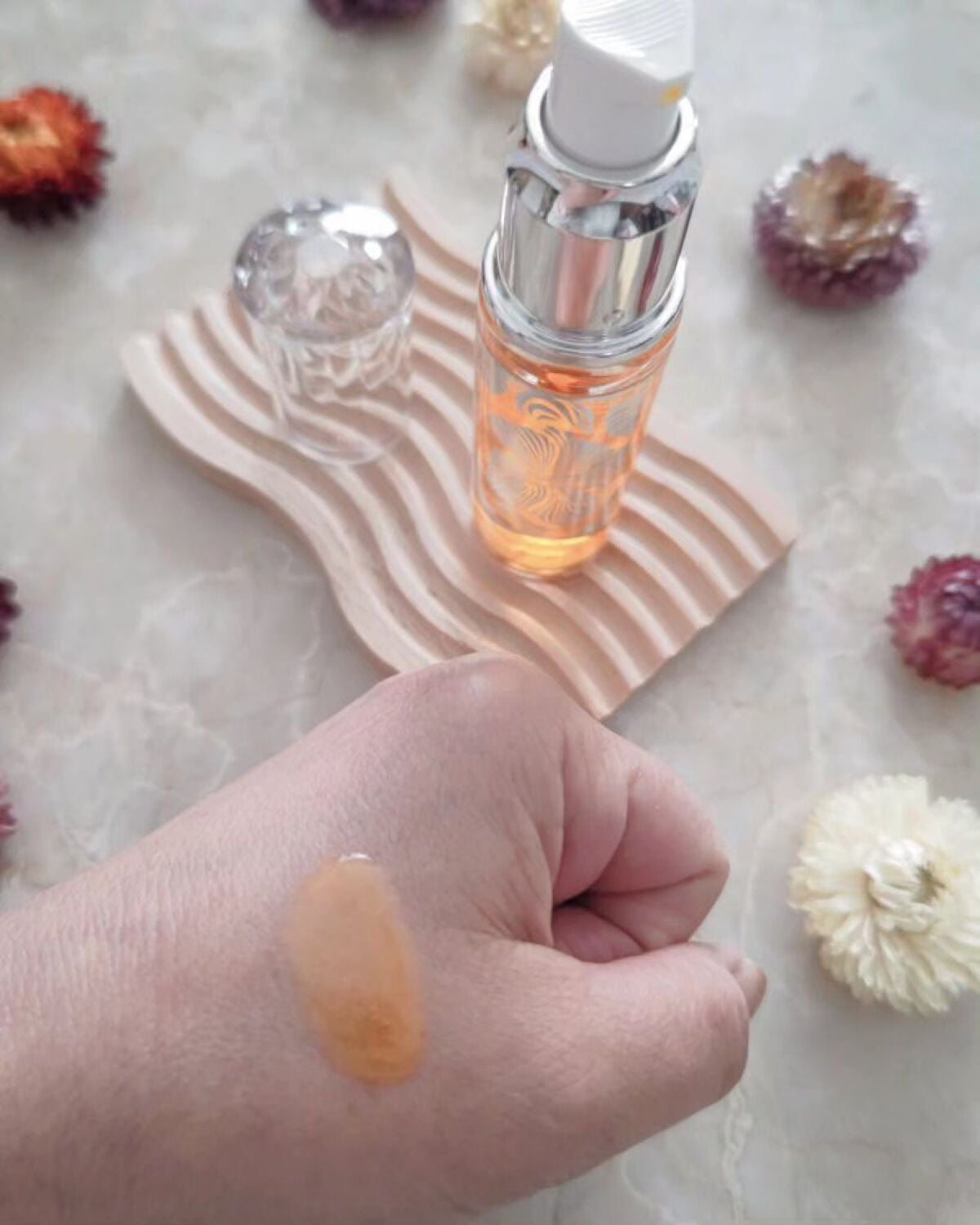 アイーナハイビスカスオイル/Aina/フェイスオイルを使ったクチコミ(3枚目)