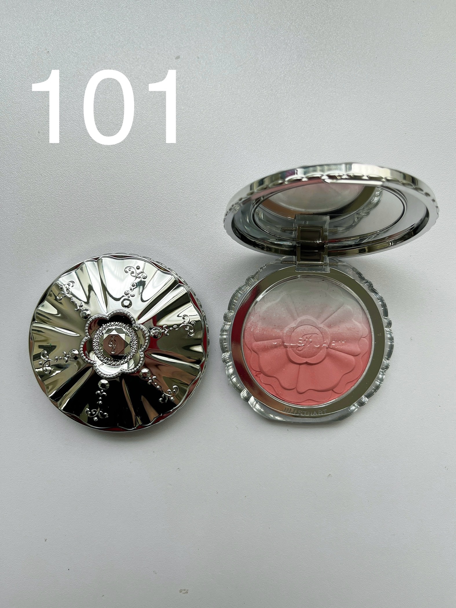 ジルスチュアート　パステルペタル ブラッシュ/JILL STUART/パウダーチークを使ったクチコミ（3枚目）