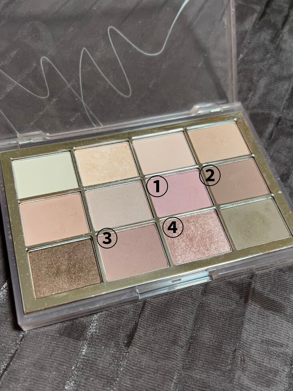 ソフトブラーリングアイパレット/wakemake/アイシャドウパレットを使ったクチコミ(2枚目)