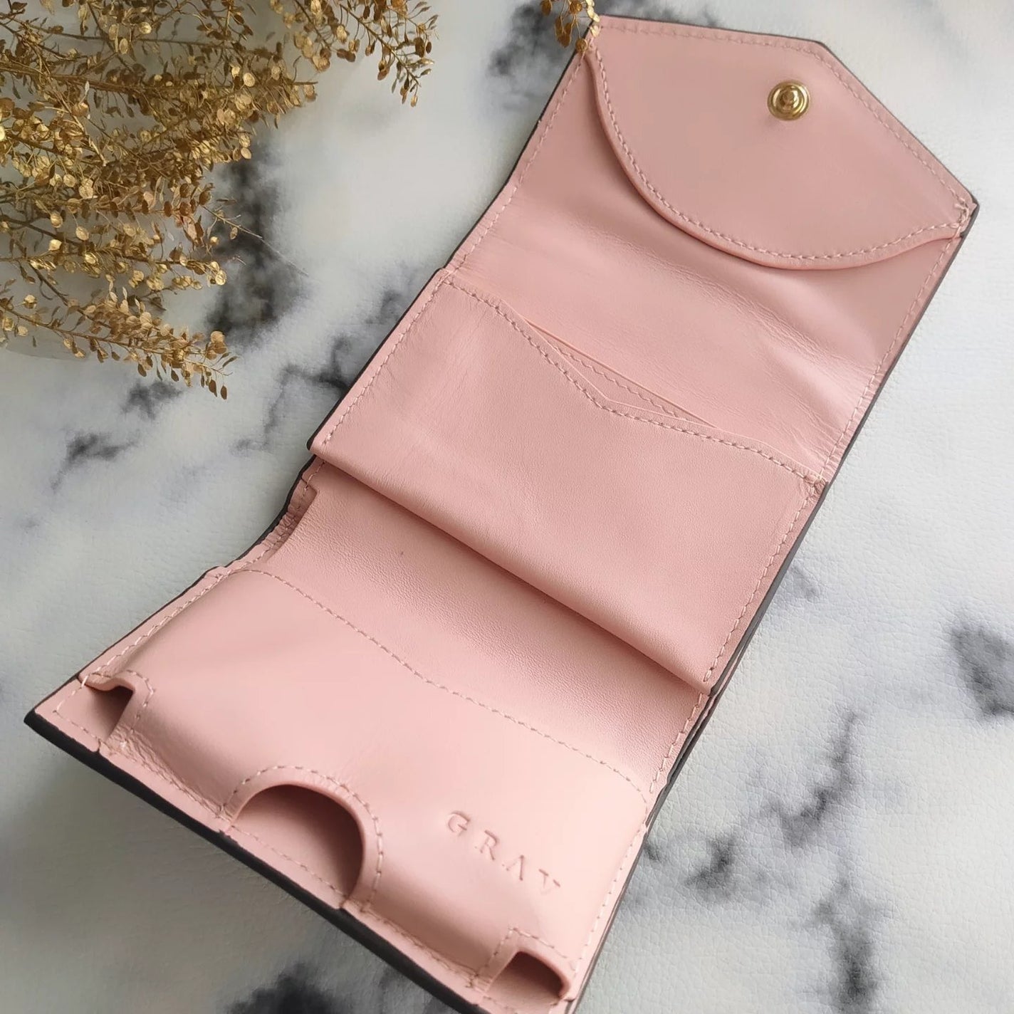 きょのすけ on LIPS 「<バイカラーデザイン三つ折り本革ミニ財布>を愛用中♪ちょっとし..」(7枚目)