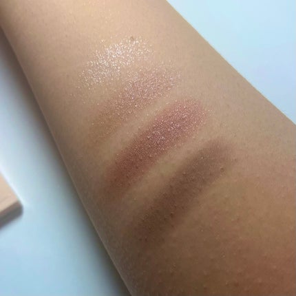 レブロン ダズル アイシャドウ クアッド/REVLON/アイシャドウパレットを使ったクチコミ(4枚目)