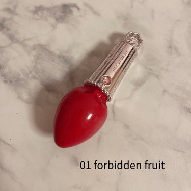 フォーエヴァージューシー オイルルージュ ティント 01 forbidden fruit/JILL STUART/口紅を使ったクチコミ（3枚目）