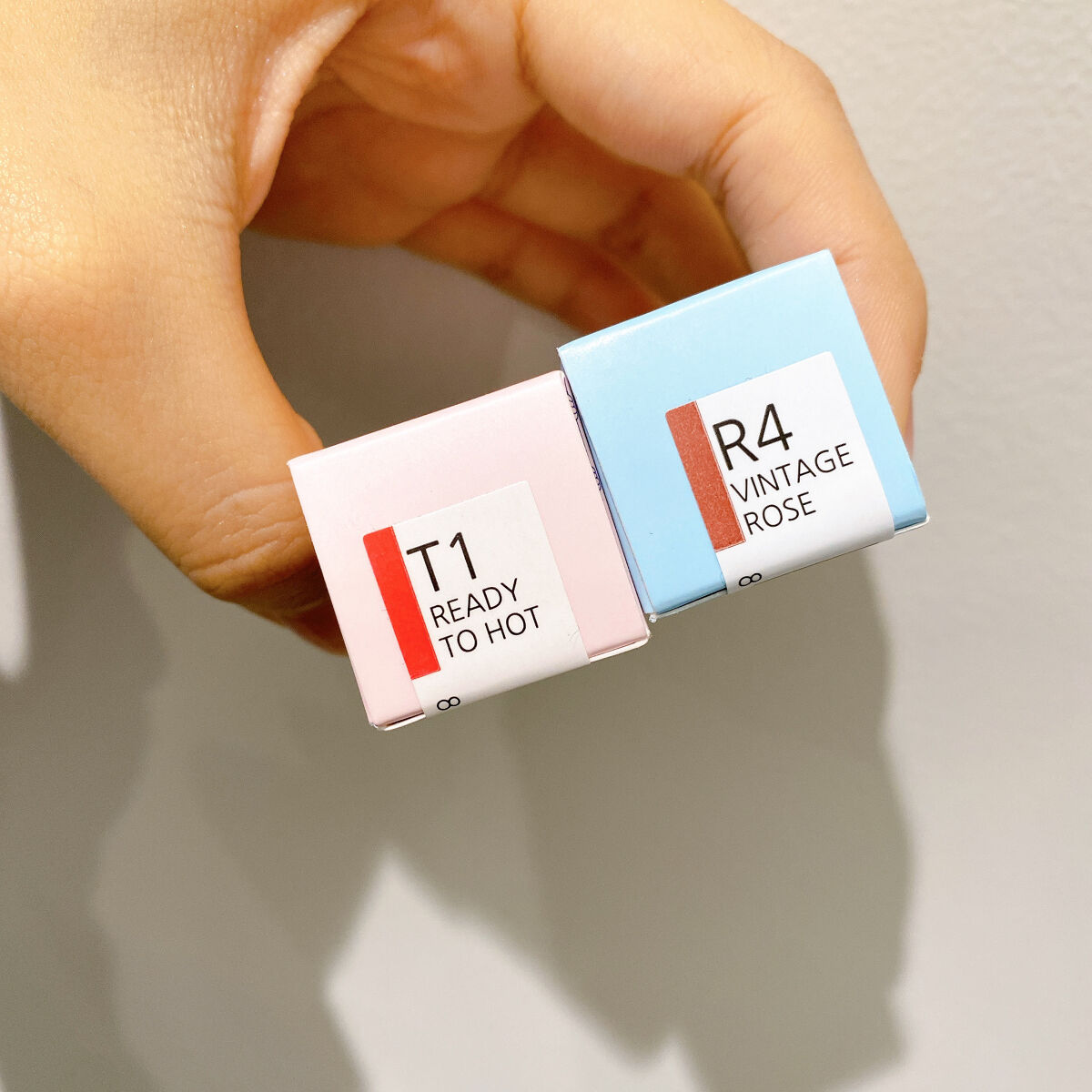 モアート ベルベットリップスティック R4 ヴィンテージ ローズ(VINTAGE ROSE)/MOART/口紅を使ったクチコミ（2枚目）