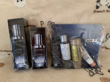 LANCOME
ジェニフィック アドバンスト N

定期便の最後5回目が届きました！
50ml現品に、30ml現品がおまけで付いてきます。
その他にも、マスクとか化粧水とか下地とか色々ついて来ました。
