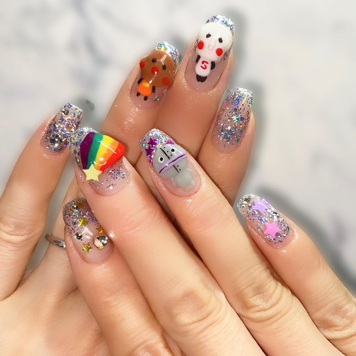 yuma🧸フォロバ◎ on LIPS 「ゆるいアンパンマンネイル💅←流れ星厚みですぎてちょっと失敗だけ..」(1枚目)