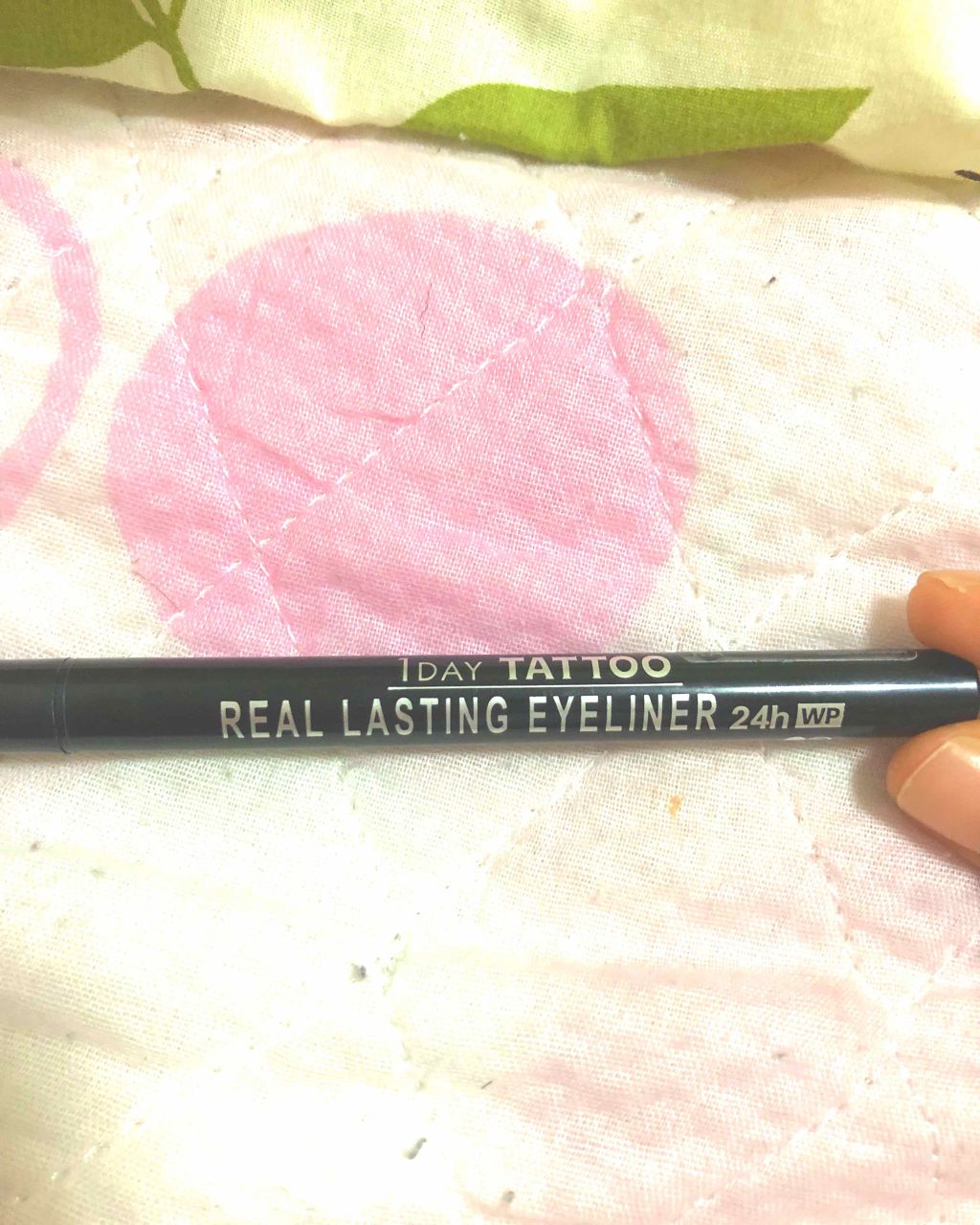 pink_glow_l5e on LIPS 「書きやすいけれどするする〜って感じで滲みやすい涙袋が黒くなる冬..」(1枚目)