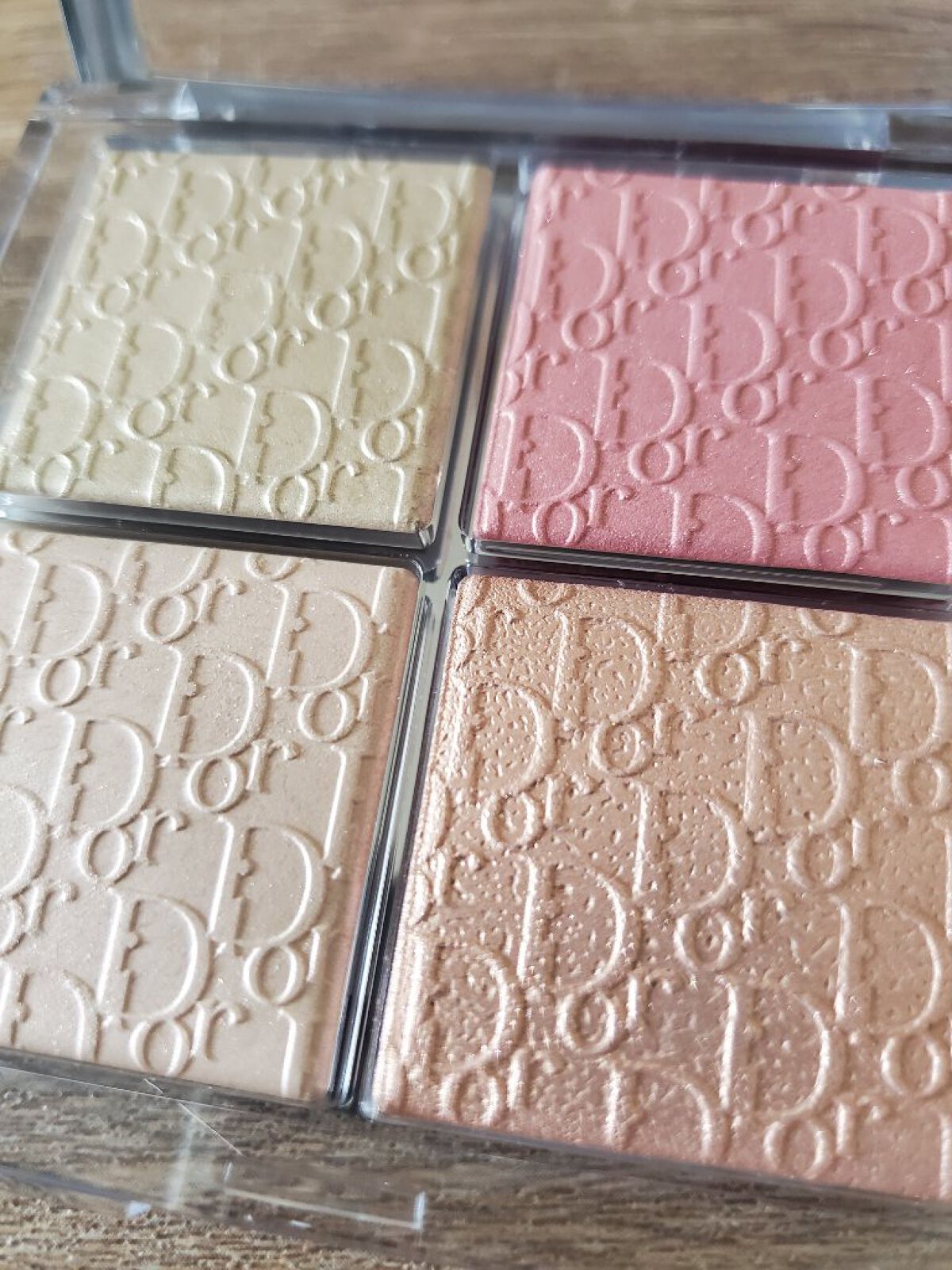 ディオール バックステージ フェイス グロウ パレット/Dior/ハイライトを使ったクチコミ（2枚目）