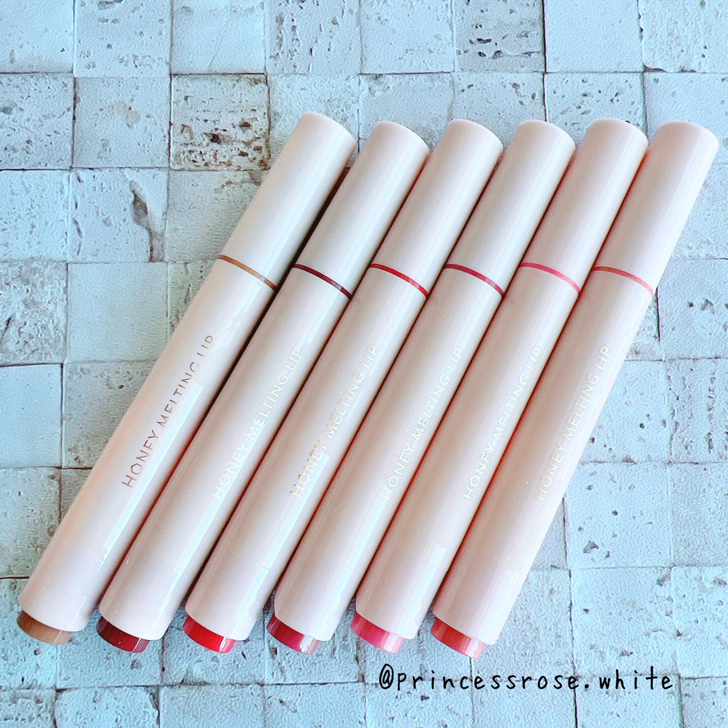 ハニーメルティングリップ/ネイチャーリパブリック/口紅を使ったクチコミ（3枚目）