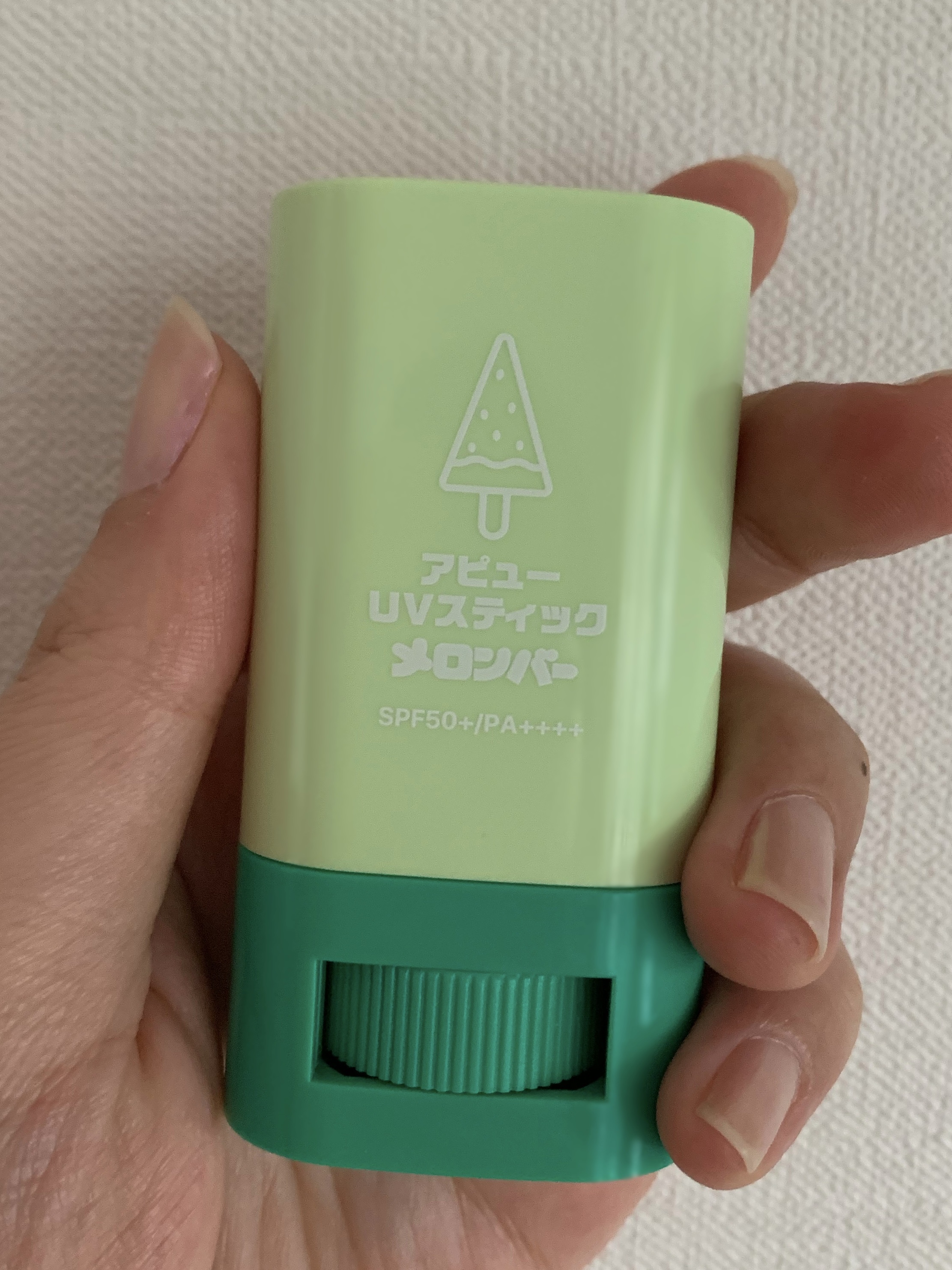 アピュー ジューシーパン UVスティック(スイカバー/メロンバー)/A’pieu/日焼け止めスティックを使ったクチコミ（2枚目）