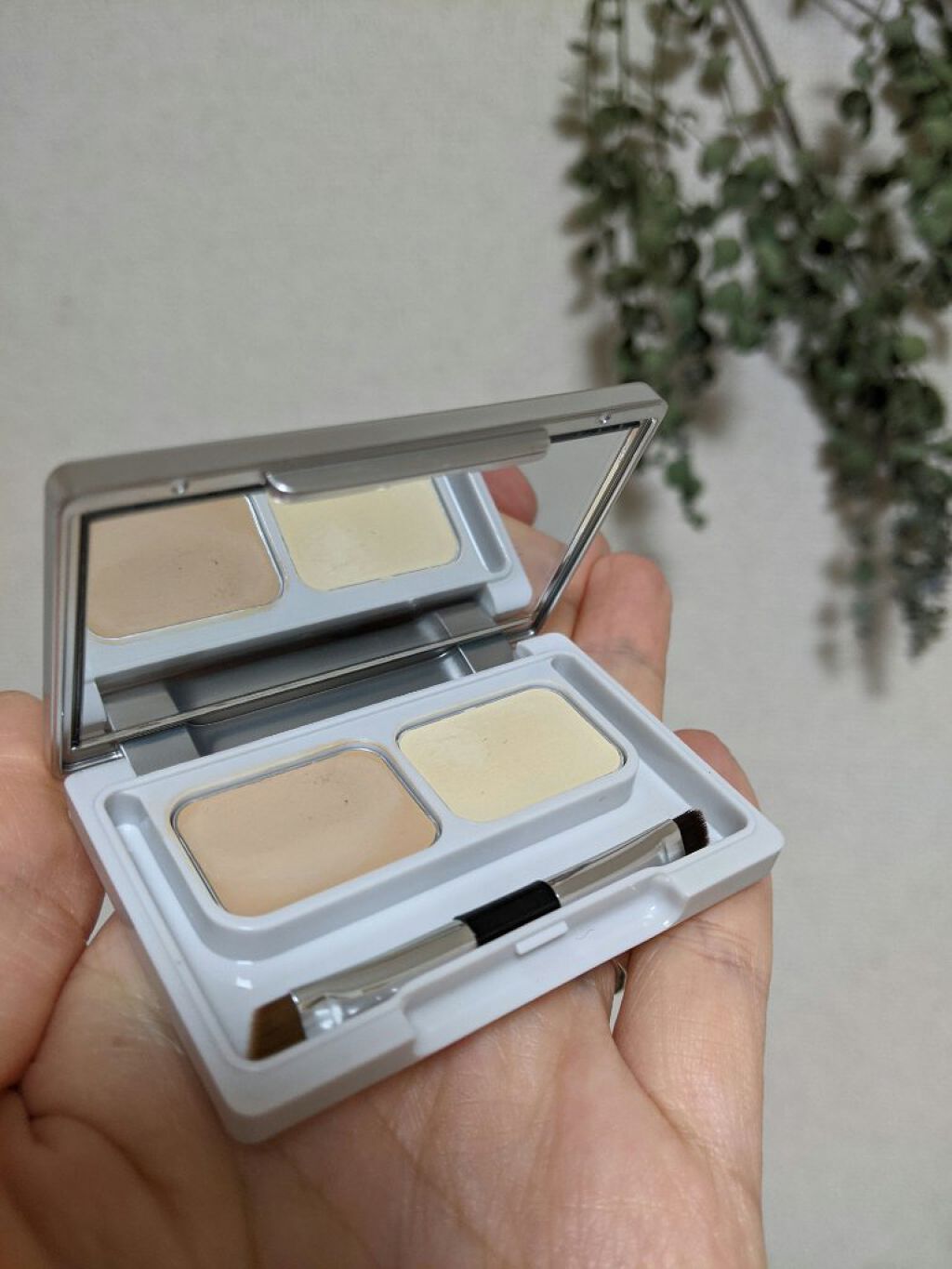 24 ミネラルUVコンシーラーデュオ＆ブラシセット/24h cosme/パレットコンシーラーを使ったクチコミ（2枚目）