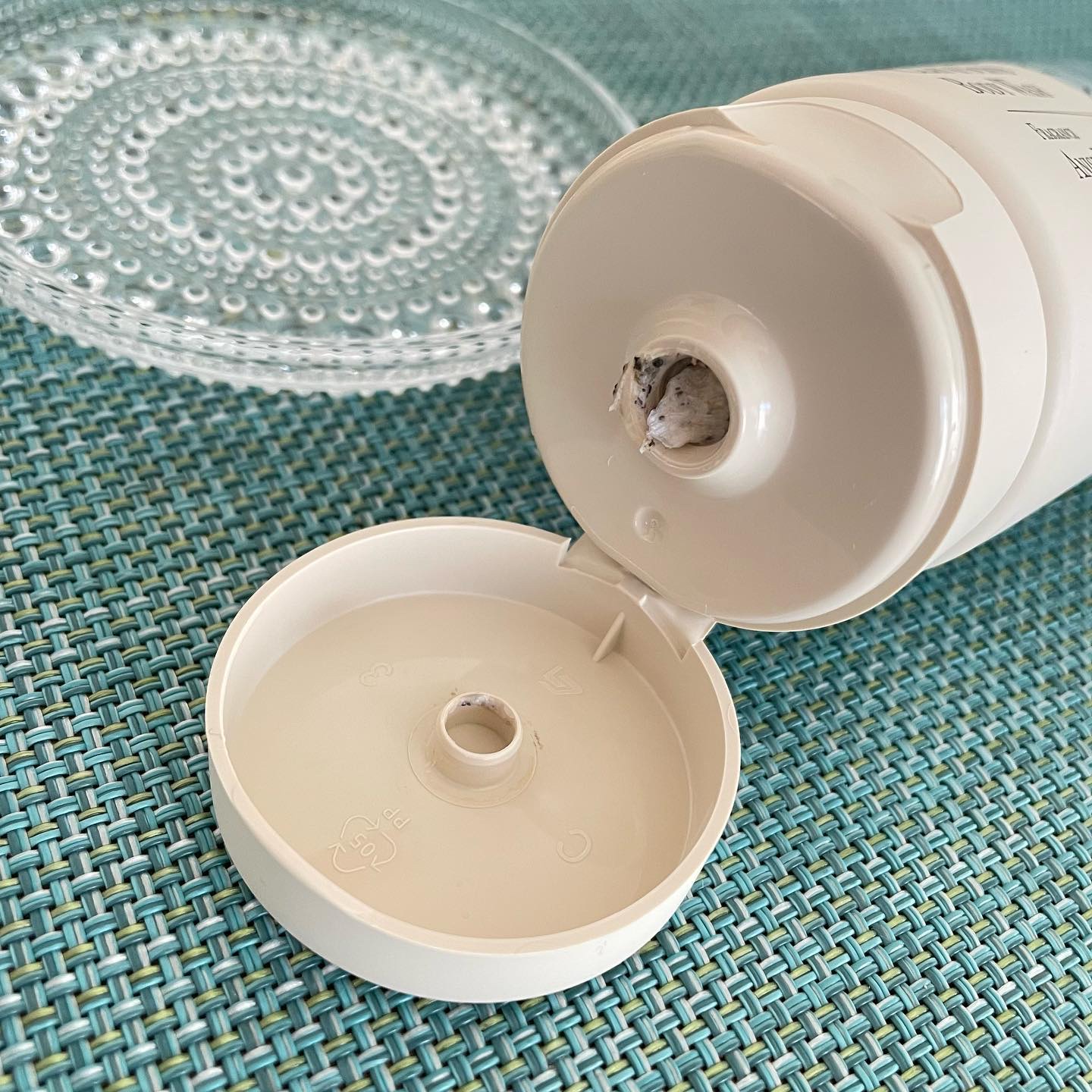 CLAY ＆ SCRUB BODY WASH/SWATi MARBLe/ボディスクラブを使ったクチコミ（2枚目）