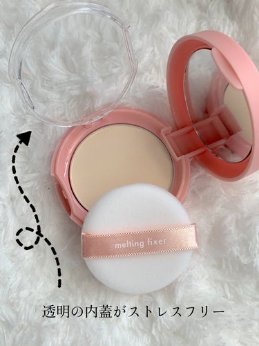 TONYMOLY Melting Fixer Pactのクチコミ「サーモンピンクのパッケージが、かわいい💖
サラサラのパウダーとスルスル描けるコンシーラースティ.....」（2枚目）