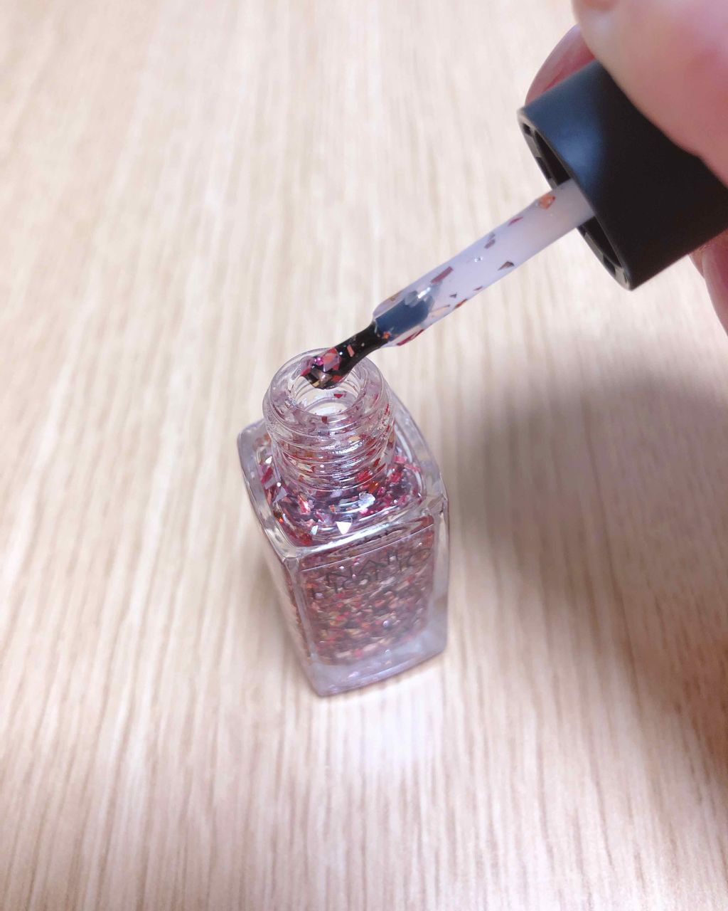 ネイルホリック パーティーフレーク/ネイルホリック/マニキュアを使ったクチコミ（2枚目）